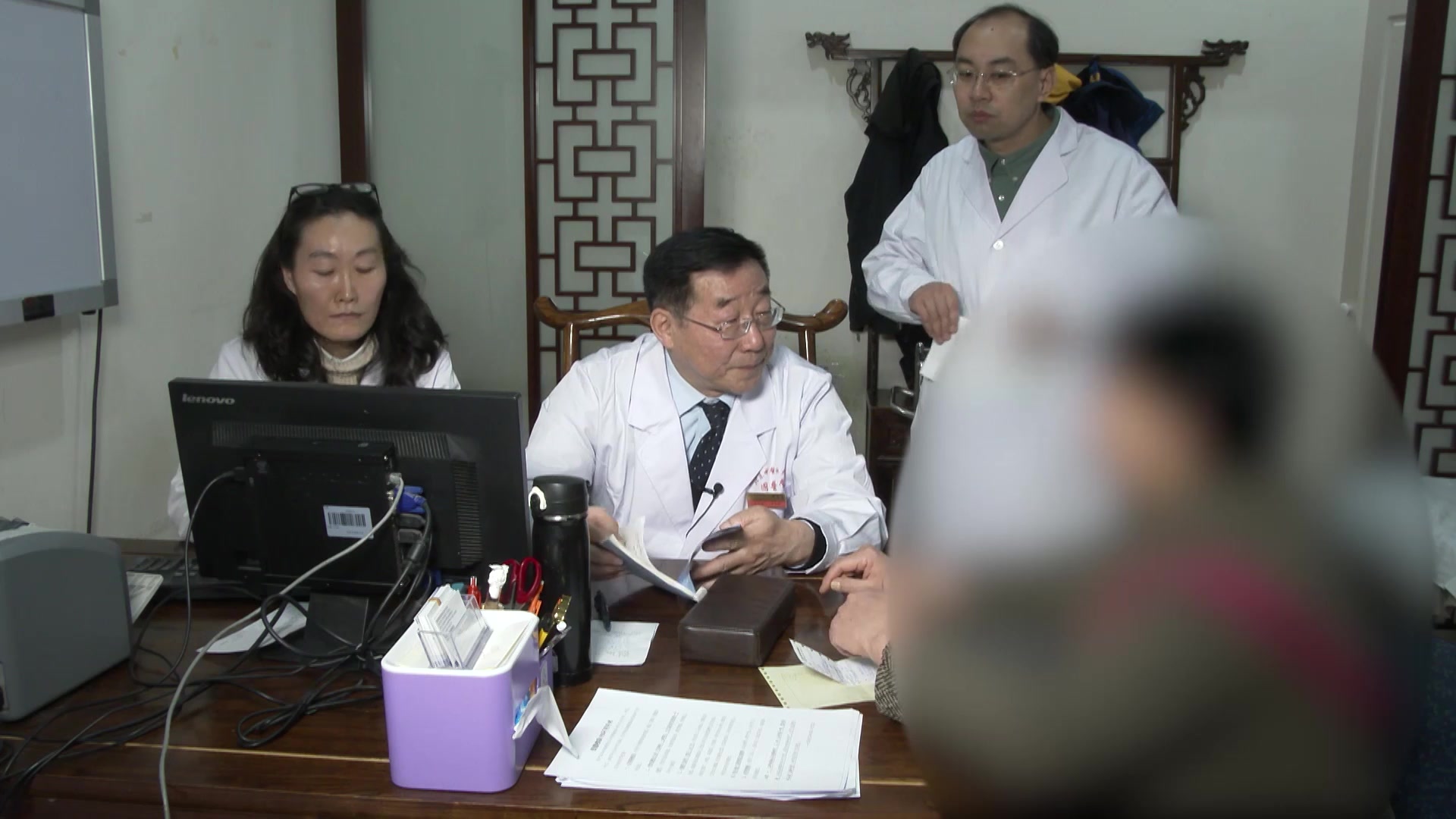 肝胆郁热耳窍闭阻：67岁女性感冒后暴聋的清肝通窍针药并施法