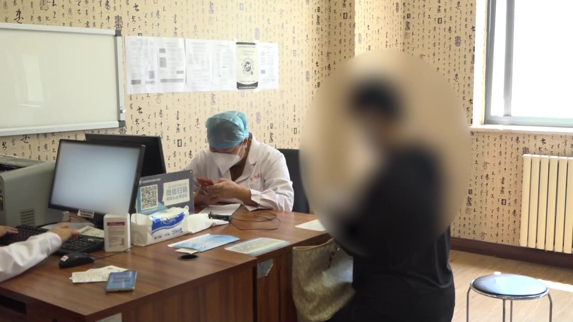 肝气郁结心神不宁：49岁女性动脉粥样硬化更年期多梦说梦话的疏肝安神颗粒调治