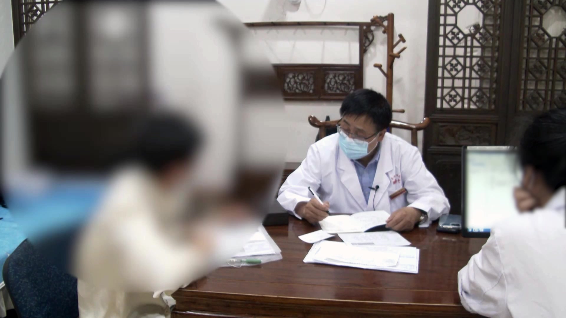 阴虚火旺痰瘀互结：39岁女性甲亢心悸颈肿的滋阴降火散结法