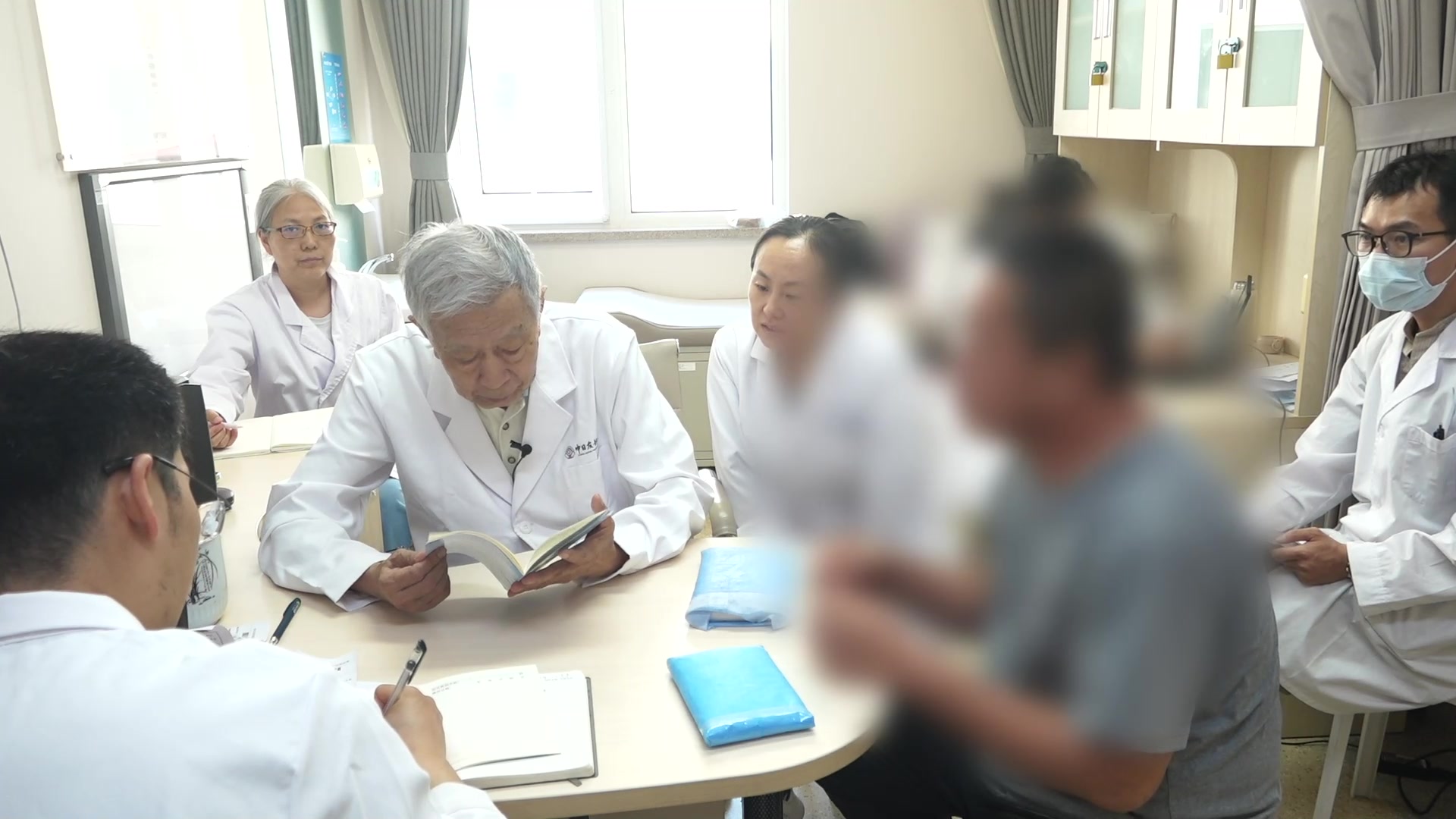 脾肾两虚清阳不升：48岁男性头蒙耳蒙眼花下午加重的益气升清法