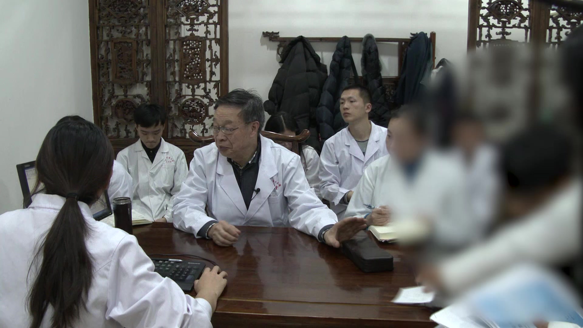 脾肾气虚湿浊内停：26岁男性尿毒症肌酐骤升的健脾益肾降浊法