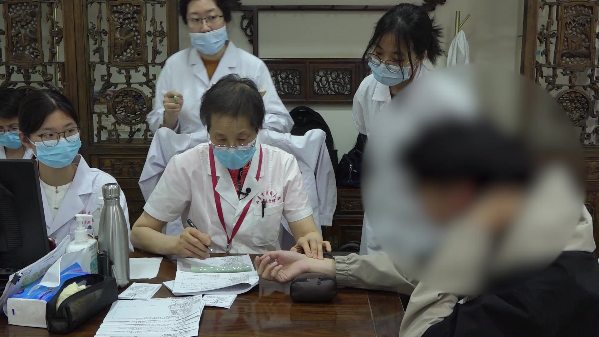 肝郁脾虚心神不宁：22岁男大学生头痛失眠的舒肝健脾化瘀宁心法