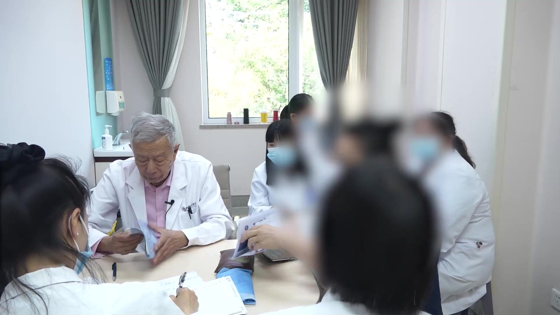 气虚血瘀水饮内停：53岁慢性心衰患者停胺碘酮后心悸的中西结合精细调治