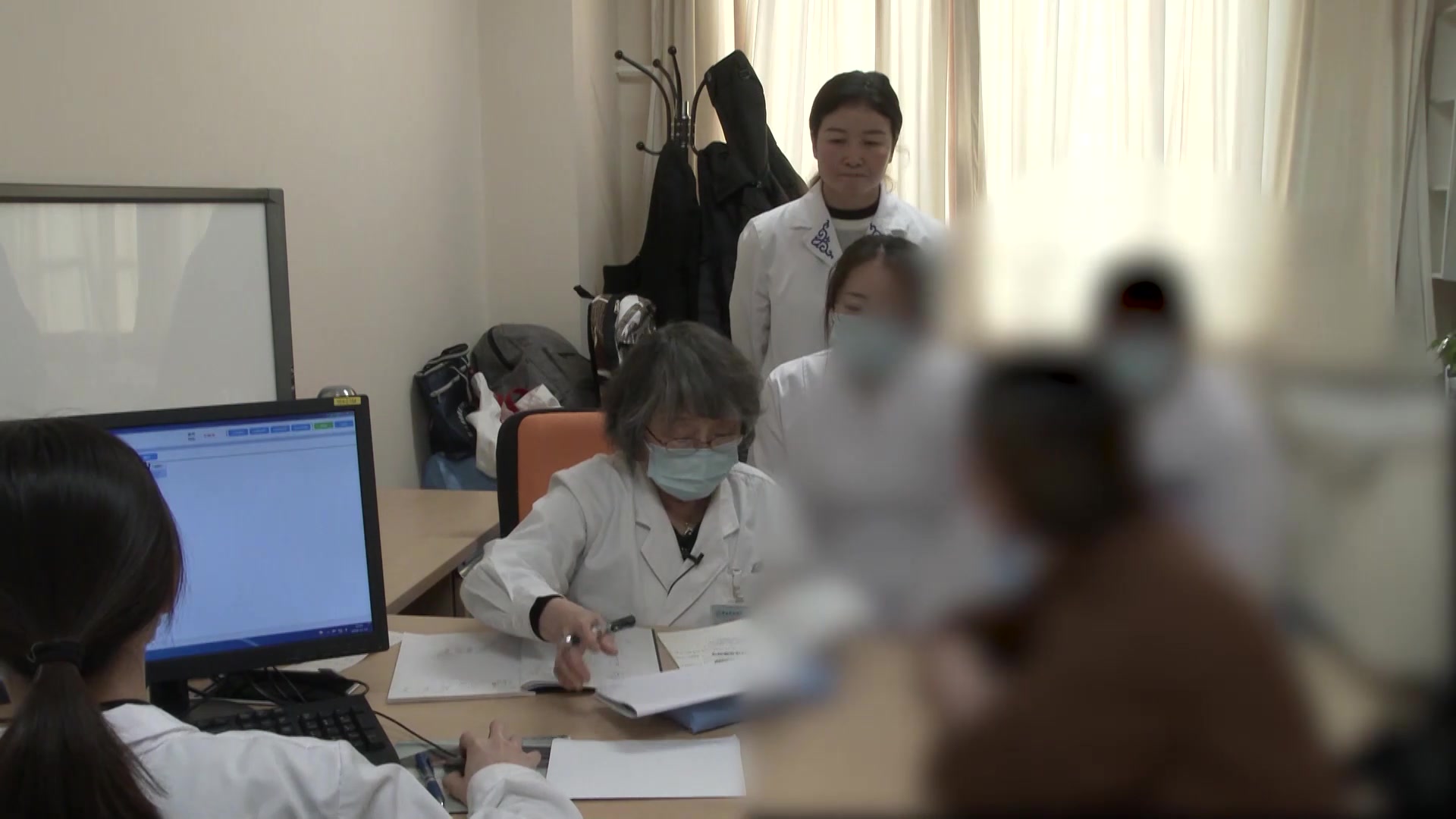 未分化结缔组织病：39岁女性关节痛荨麻疹缓解后复诊与化验指标解读