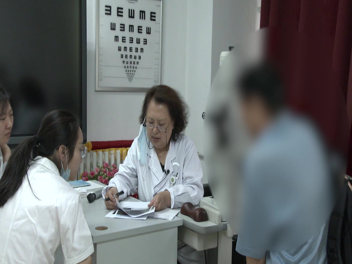 水瘀互结：70岁男性黄斑变性术后渗出的利水活血法