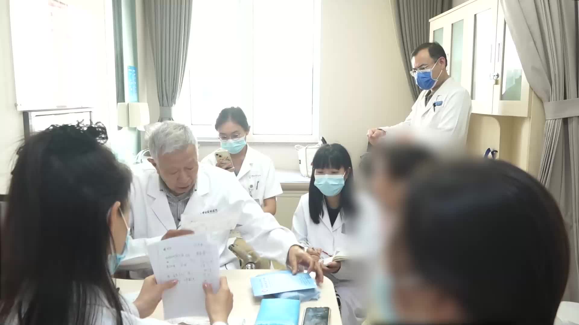 冲任虚寒瘀血内阻：40岁慢性胃炎患者调经助孕之温经汤法