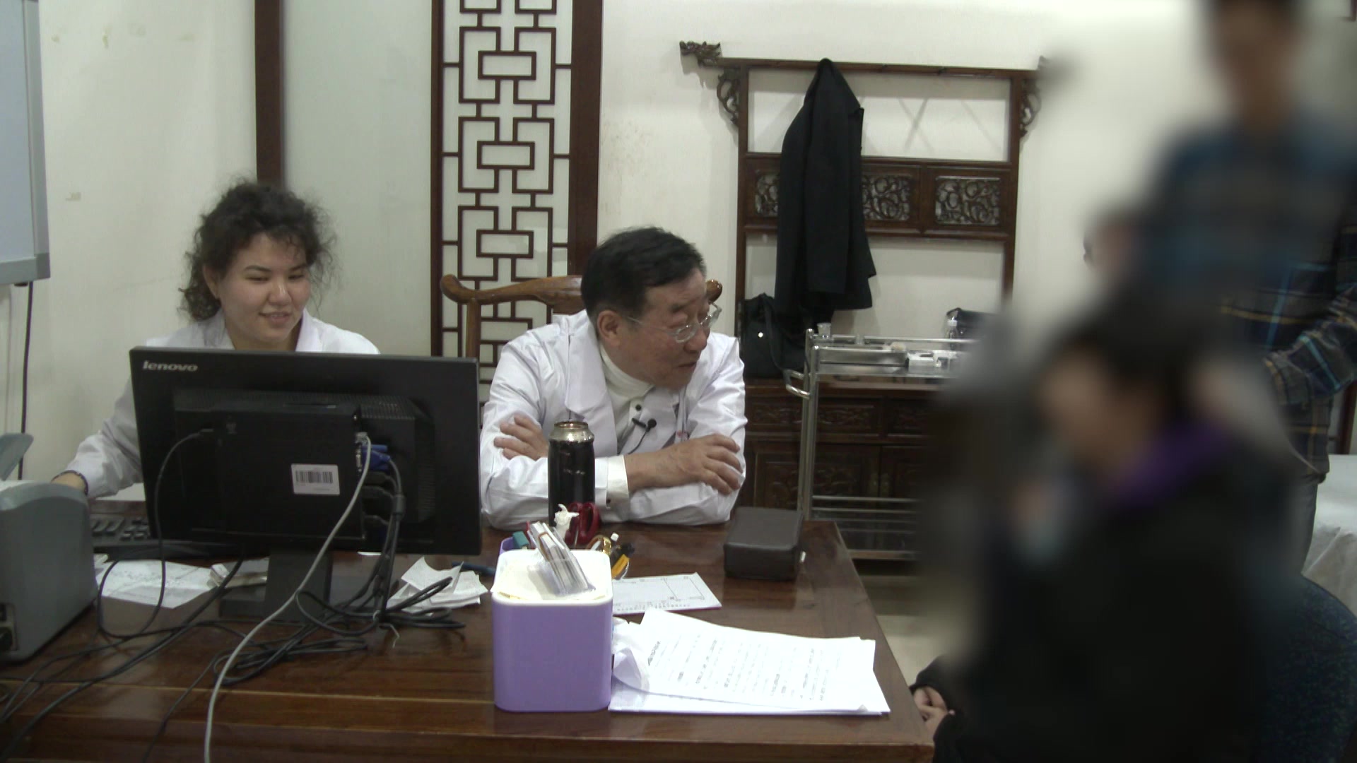 脾肾气虚心火扰神：17岁女生月经失调伴小便频数的利湿清心法