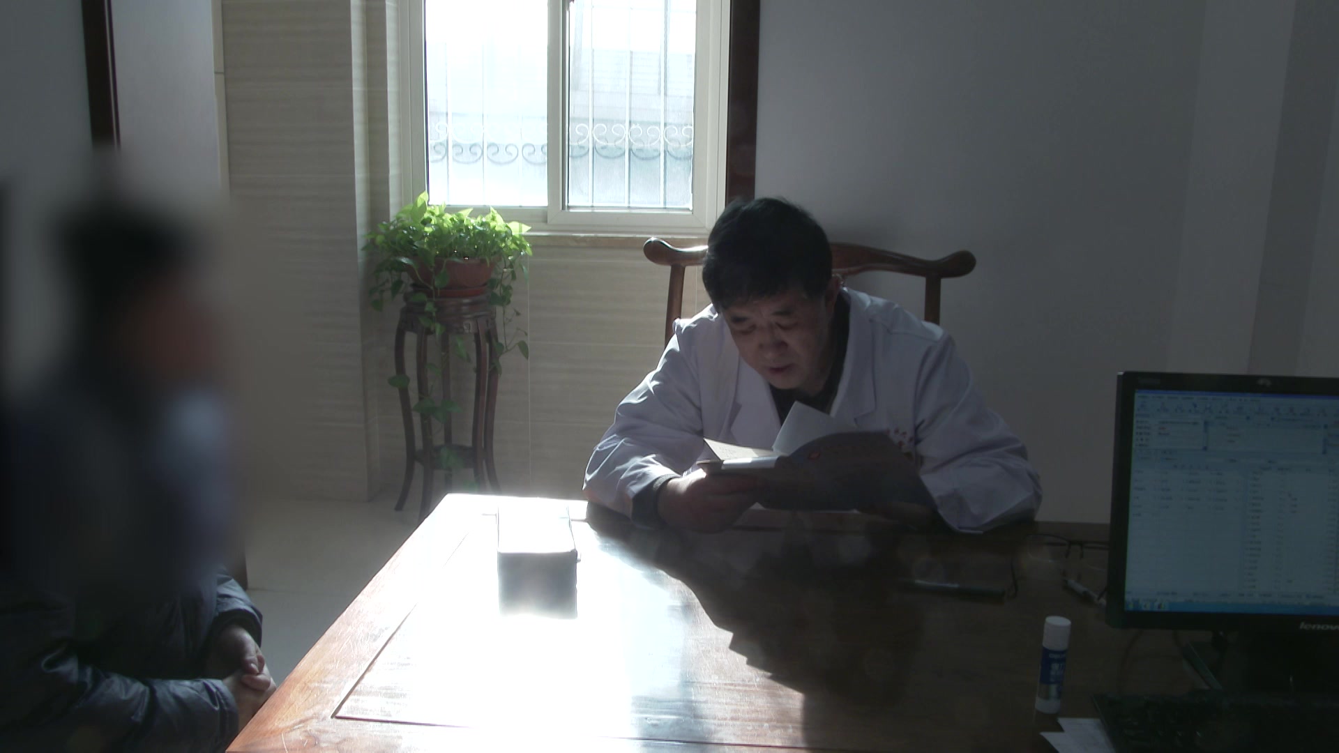 心肝热炽证：46岁男性失眠早醒头晕的清心泻肝法
