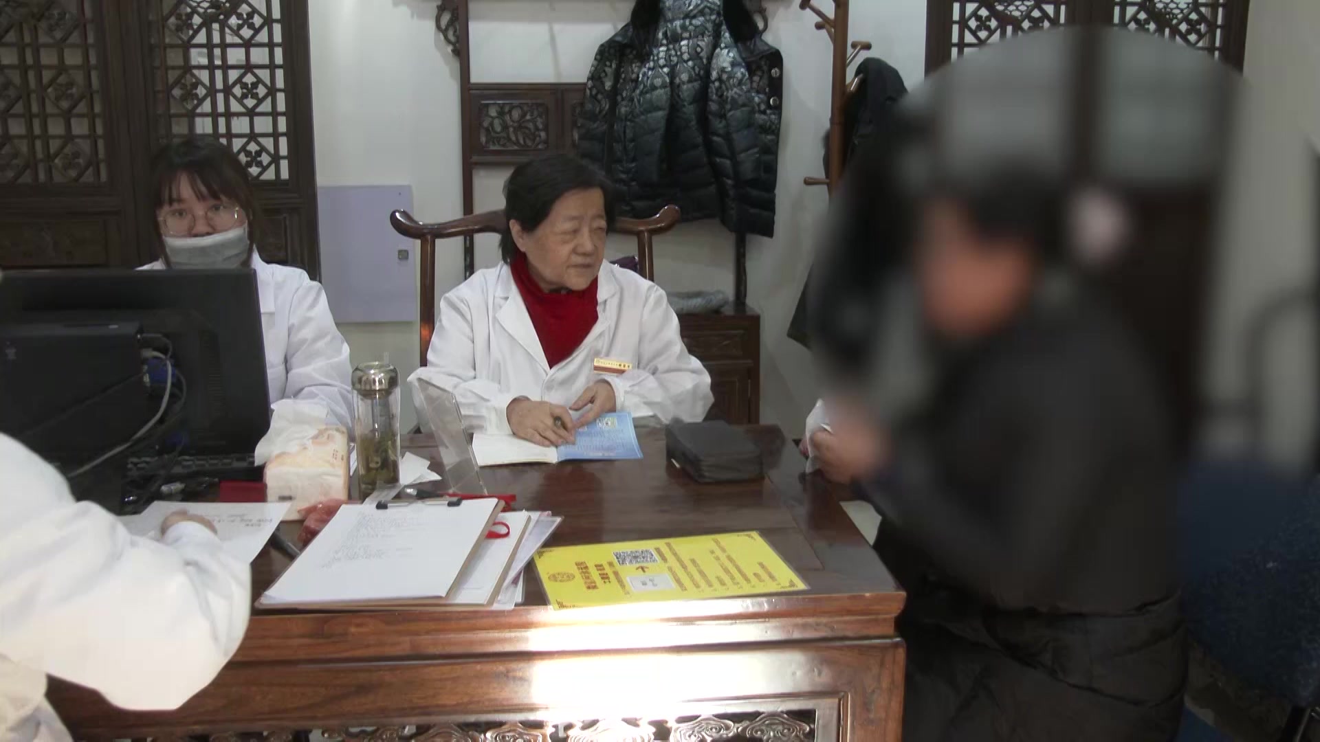 肝气郁结：33岁女性月经推迟量少心烦的疏肝理气调经法