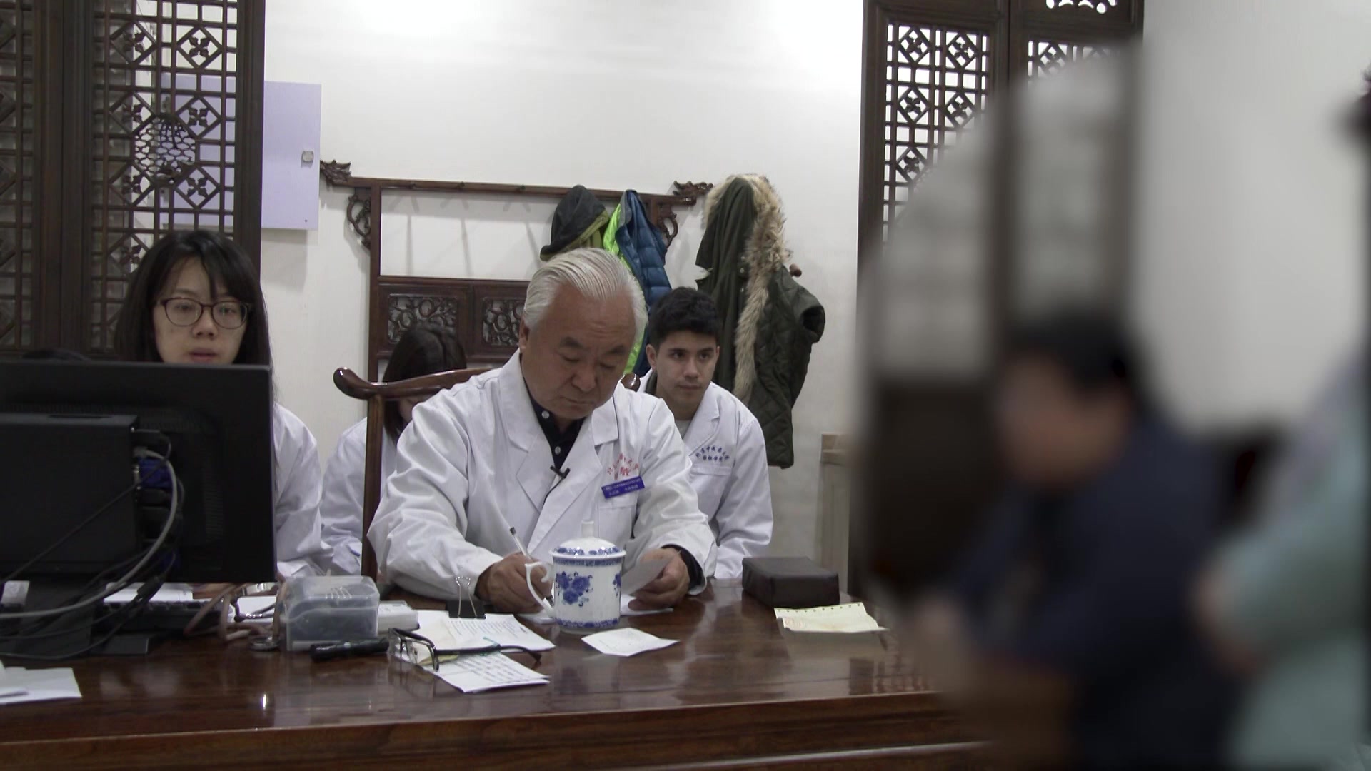 脾肾阳虚心肝火旺：44岁子宫全切术后失眠烦躁的温补清疏法