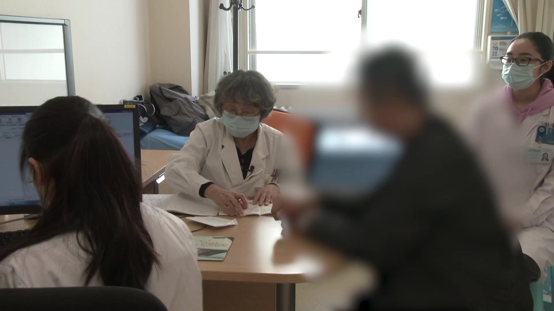 阴虚内热：40岁强直性脊柱炎患者晨僵口干盗汗的综合调治