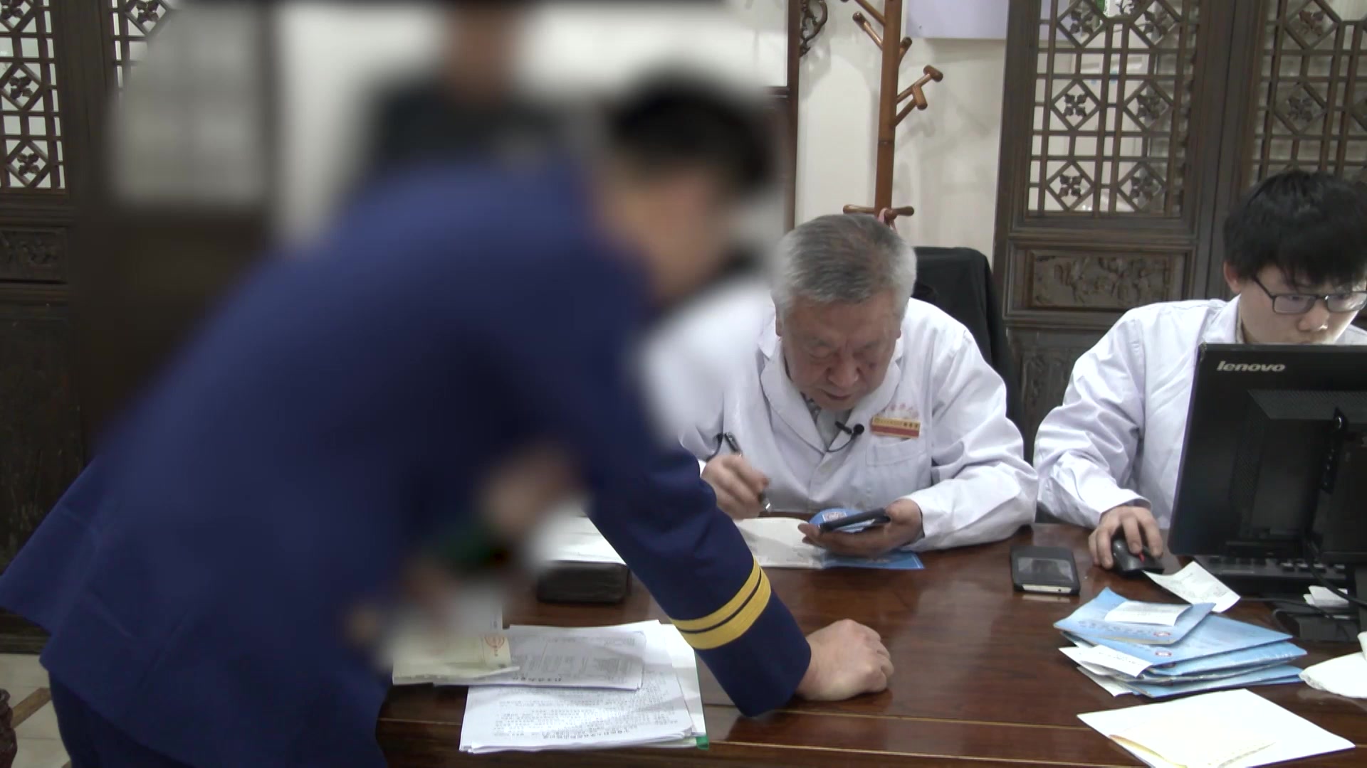 痰湿蕴肺心神不宁：65岁肺岩患者痰粘难咯伴失眠的中医调理