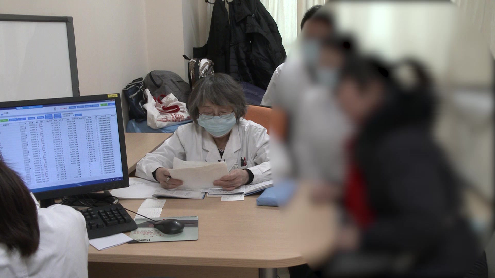 寒热错杂痹证：47岁强直性脊柱炎经前骶髂痛之清肺通络调治