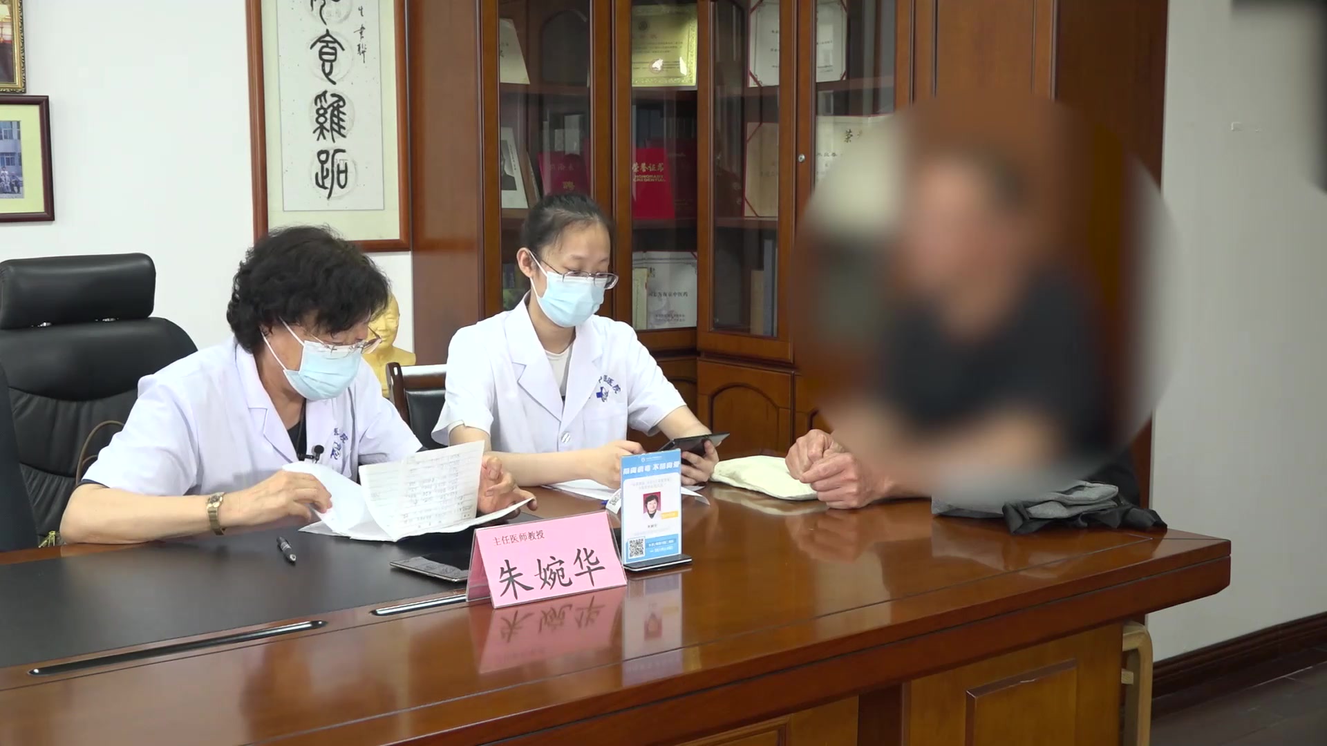 肝肾亏虚痰瘀阻络：56岁男性未分化脊柱关节病腰酸复发的益肾蠲痹法