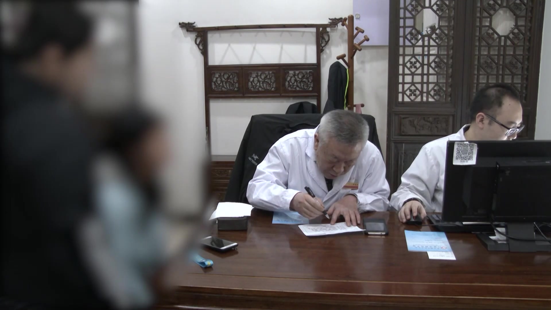 气血亏虚冲任不固：30岁结肠癌术后化疗后月经淋漓的益气固冲法