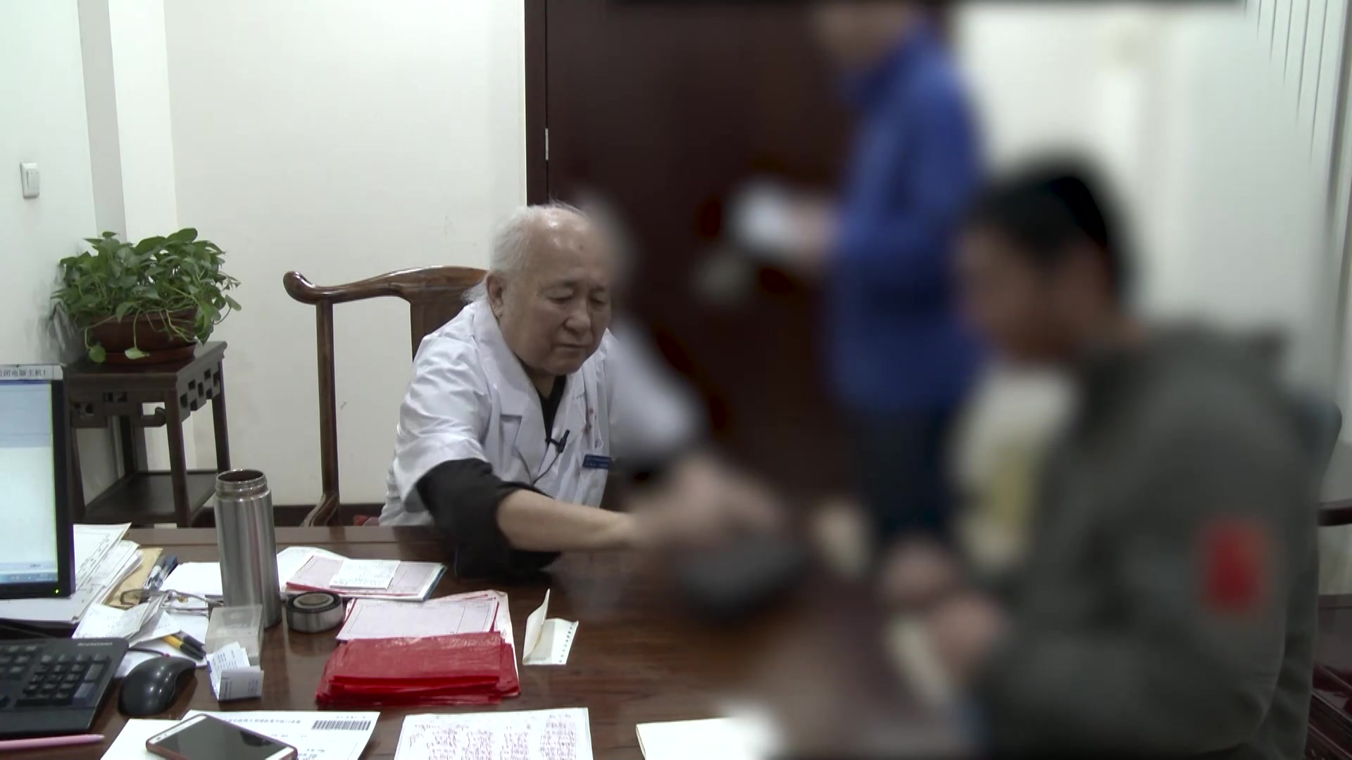 肝胃不和气滞化热：38岁浅表胃炎脘胀泛酸的疏肝和胃治验