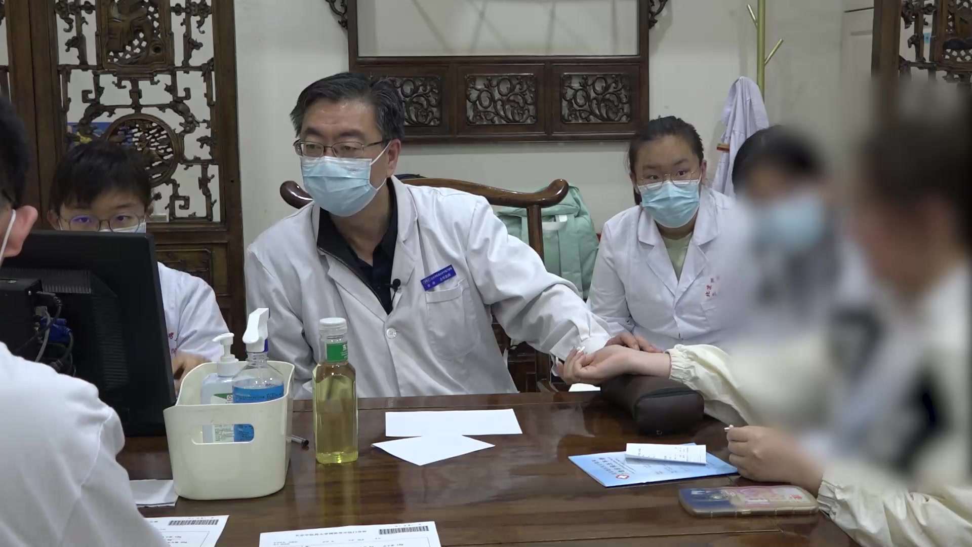 肝郁化火痰热扰心：18岁女生失眠易醒伴发热的疏肝清热化痰安神法