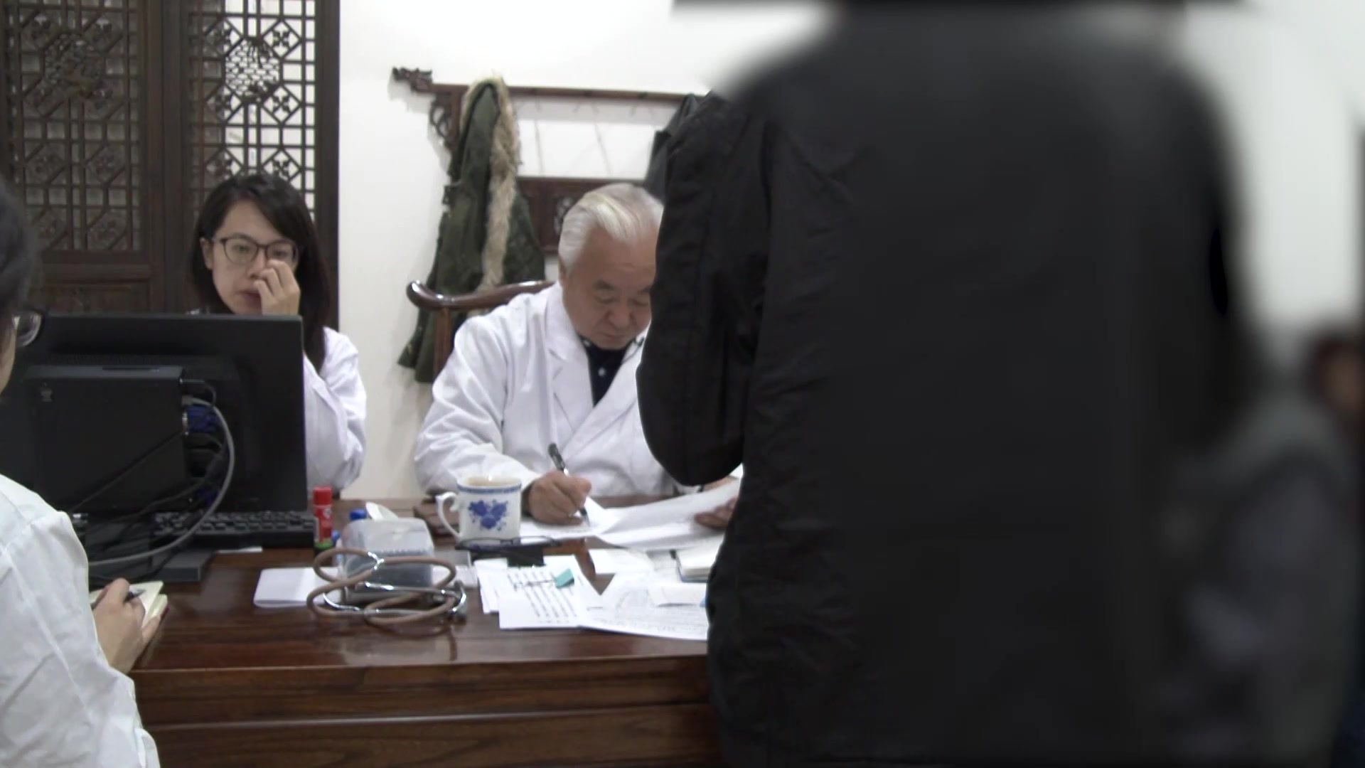 痰浊蒙窍脾肾阳虚：29岁抑郁症患者神呆头油便结的温阳化痰开窍法