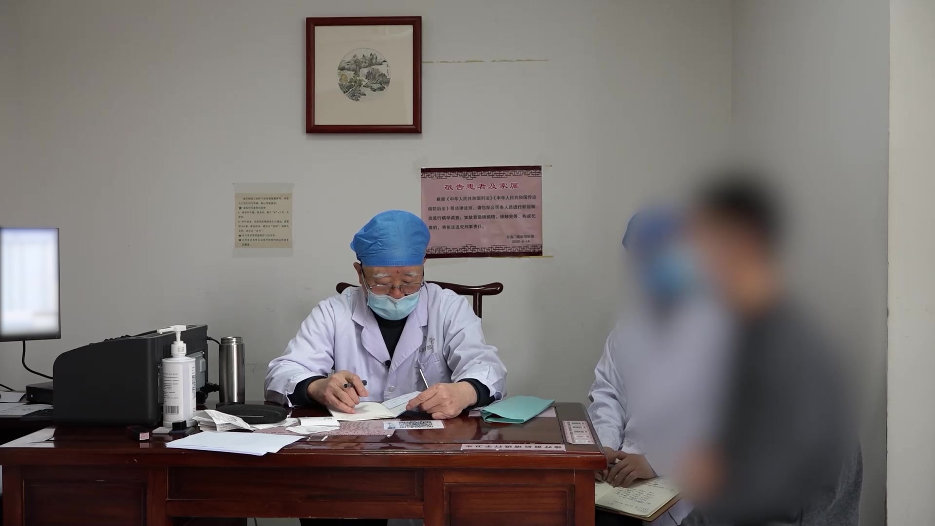 肾虚血瘀湿浊内阻：43岁男性前列腺炎排尿不畅的通腑利小便法
