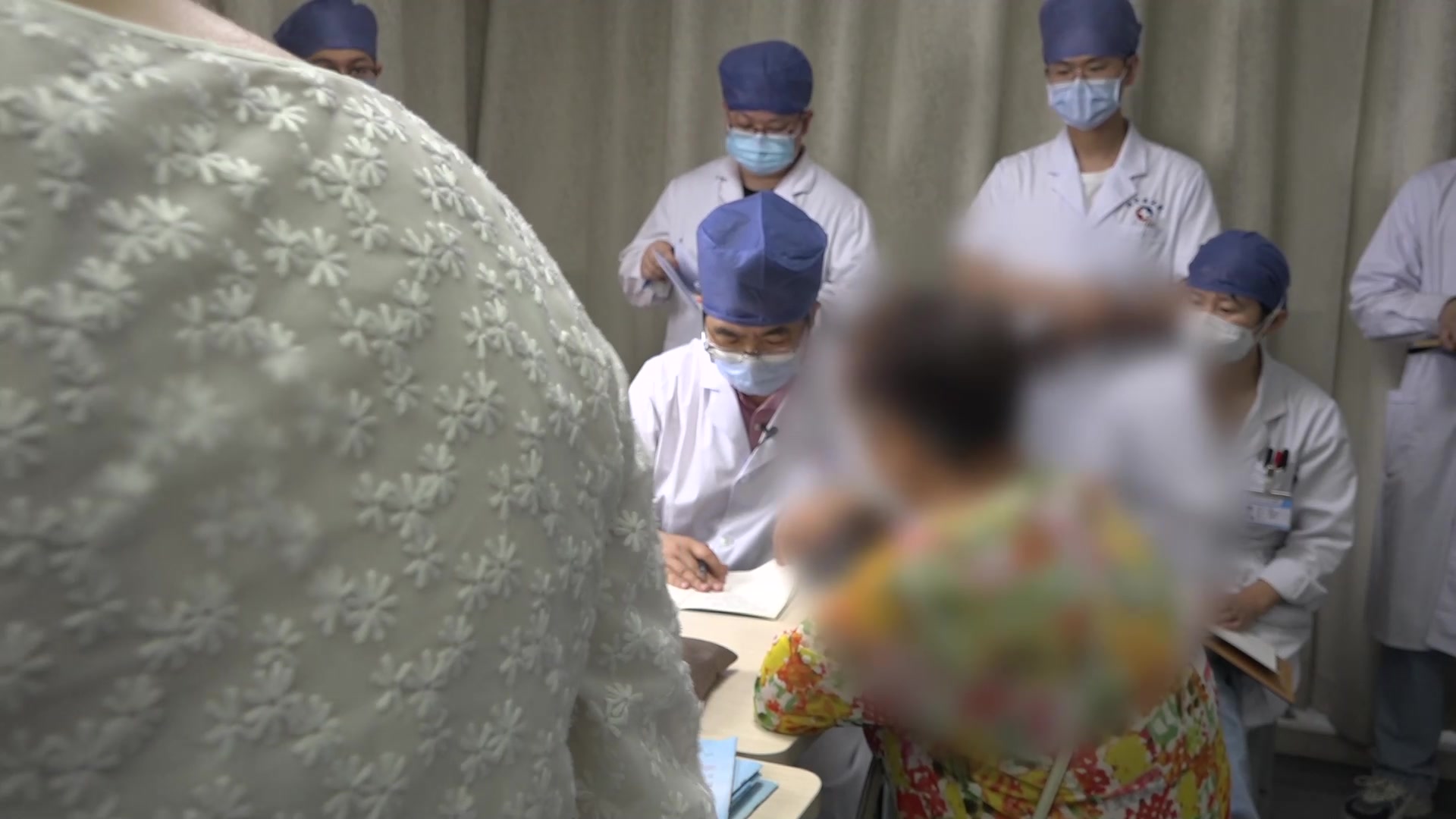气滞血瘀肾虚骨枯：71岁女性骨质疏松腰背痛的针药结合治疗