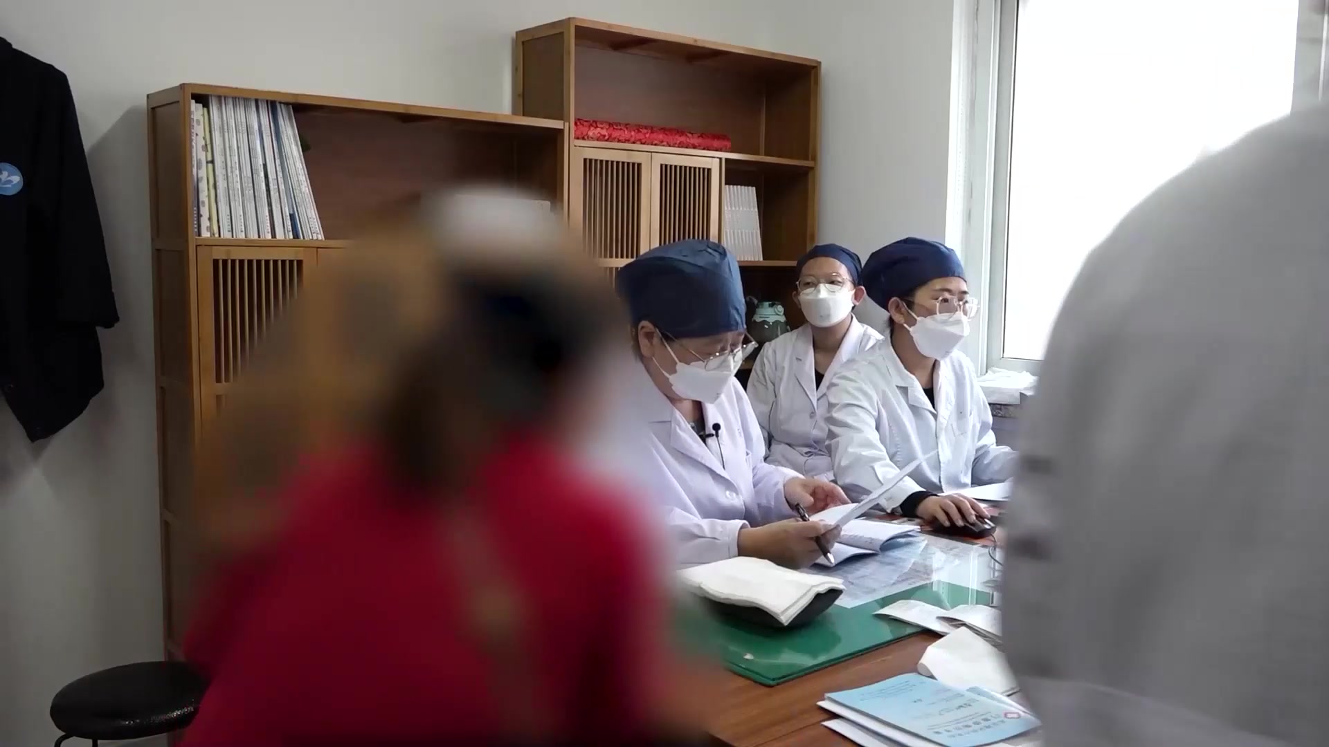 肝肾阴虚血热妄行：40岁女性月经淋漓的滋阴凉血止血法