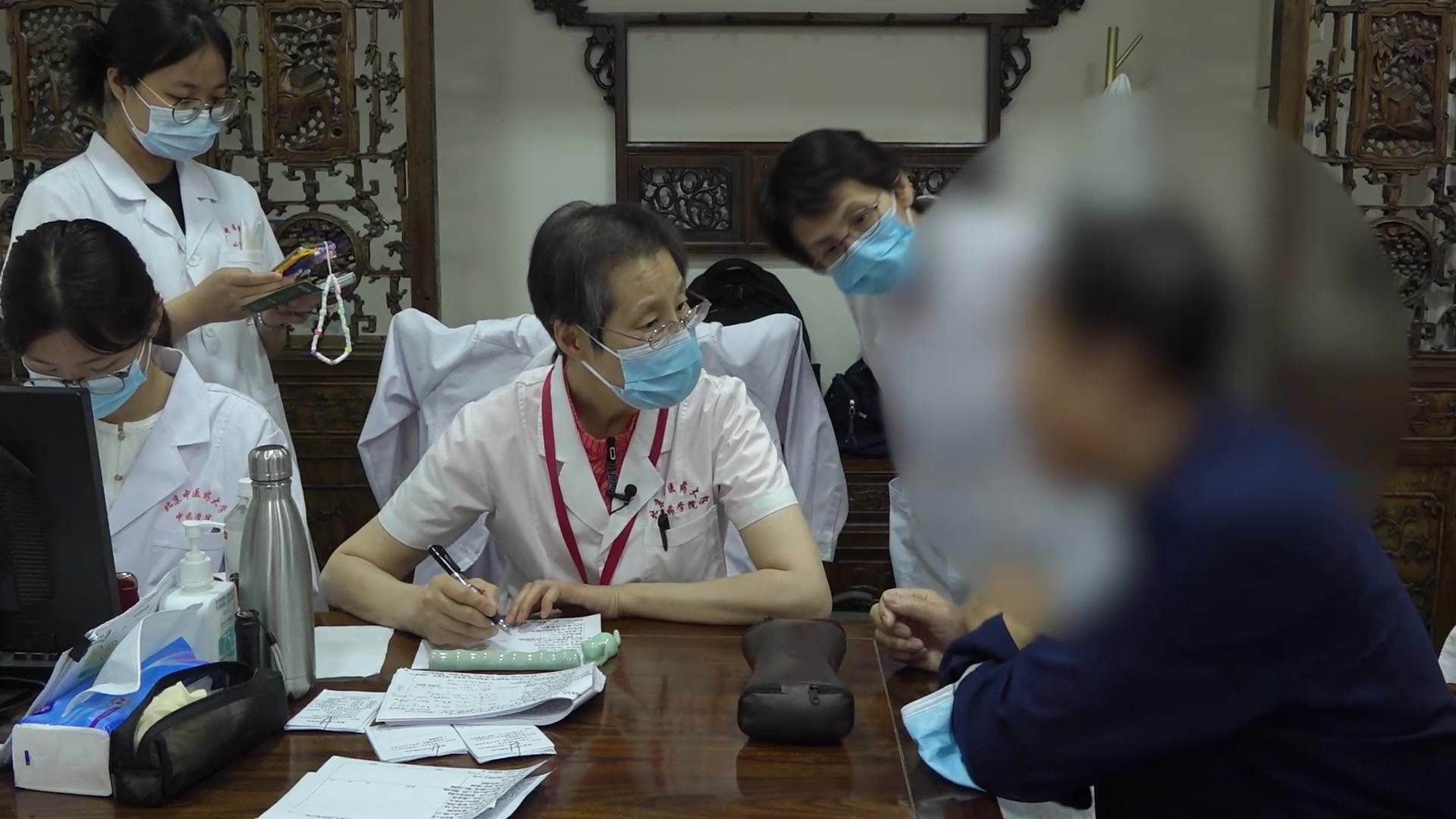 胃癌术后调理：63岁男性胃腺癌术后染苔鉴别与房颤急症转诊