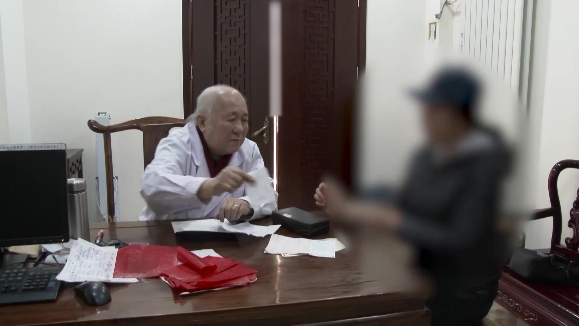 痰热蕴肺脾虚湿阻：30岁产妇憋气咽痛痰粘的清热化痰利咽法