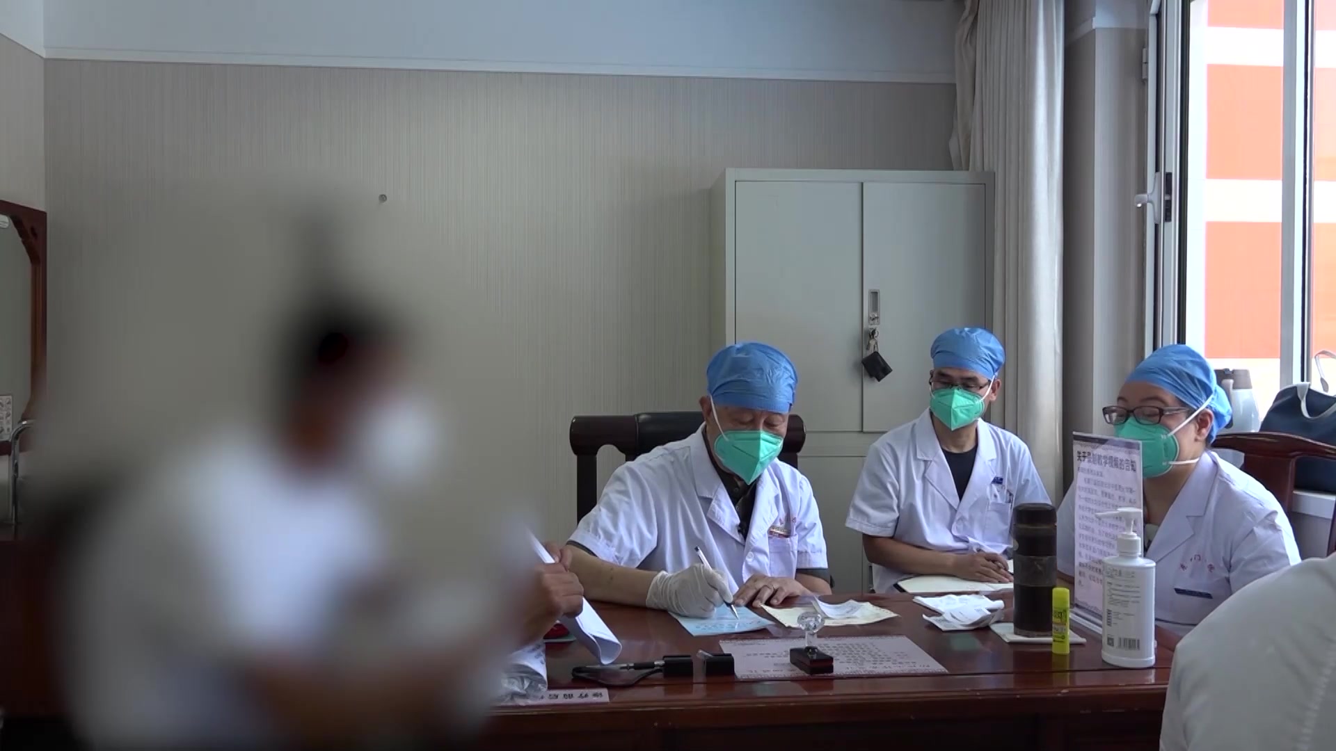 湿热内蕴脾胃虚弱：37岁男性反流烧心的清热化湿健脾法