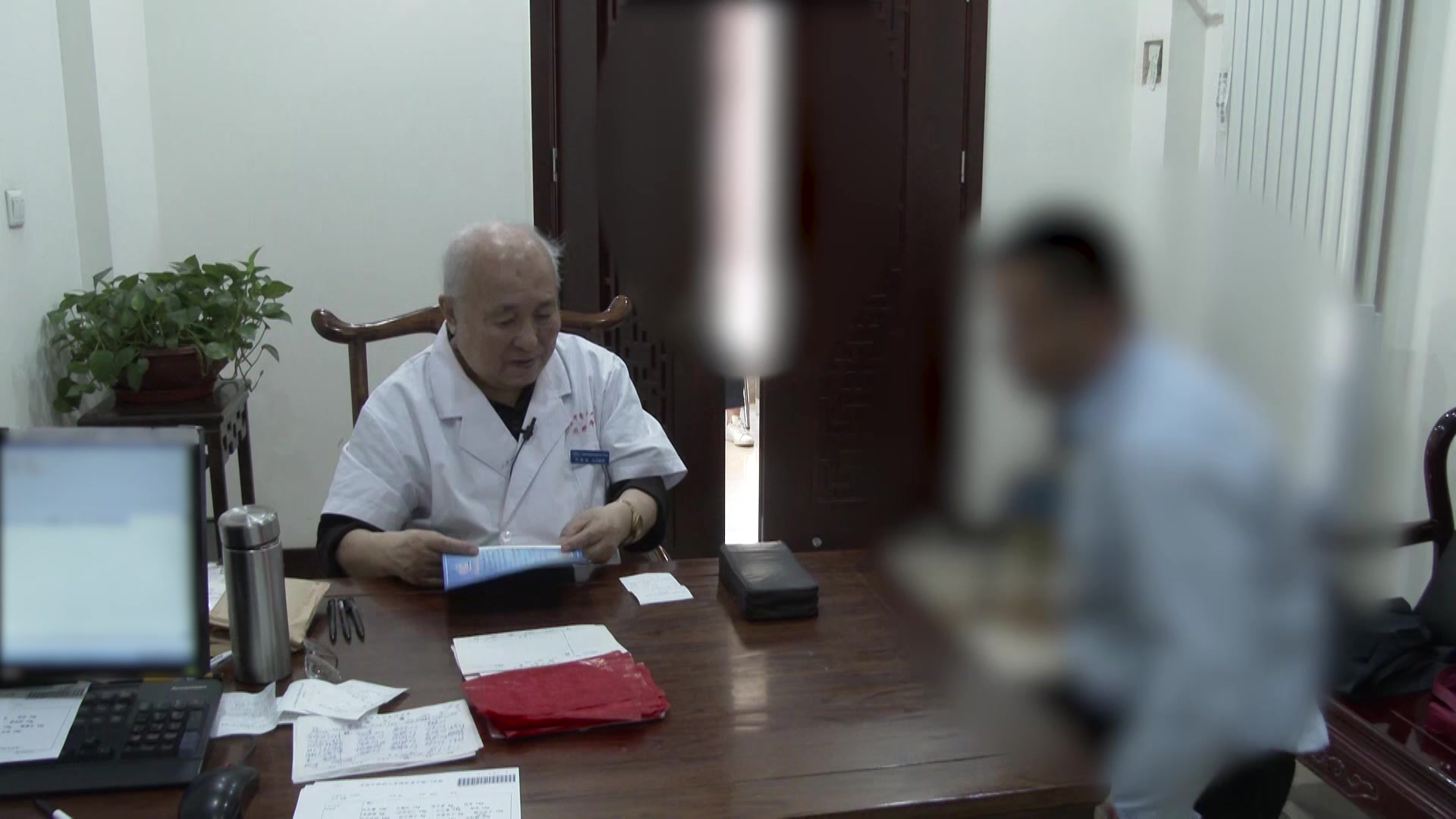 肝肾阴虚肝阳上亢：39岁男性高血压口咸头项痛之滋肾平肝法