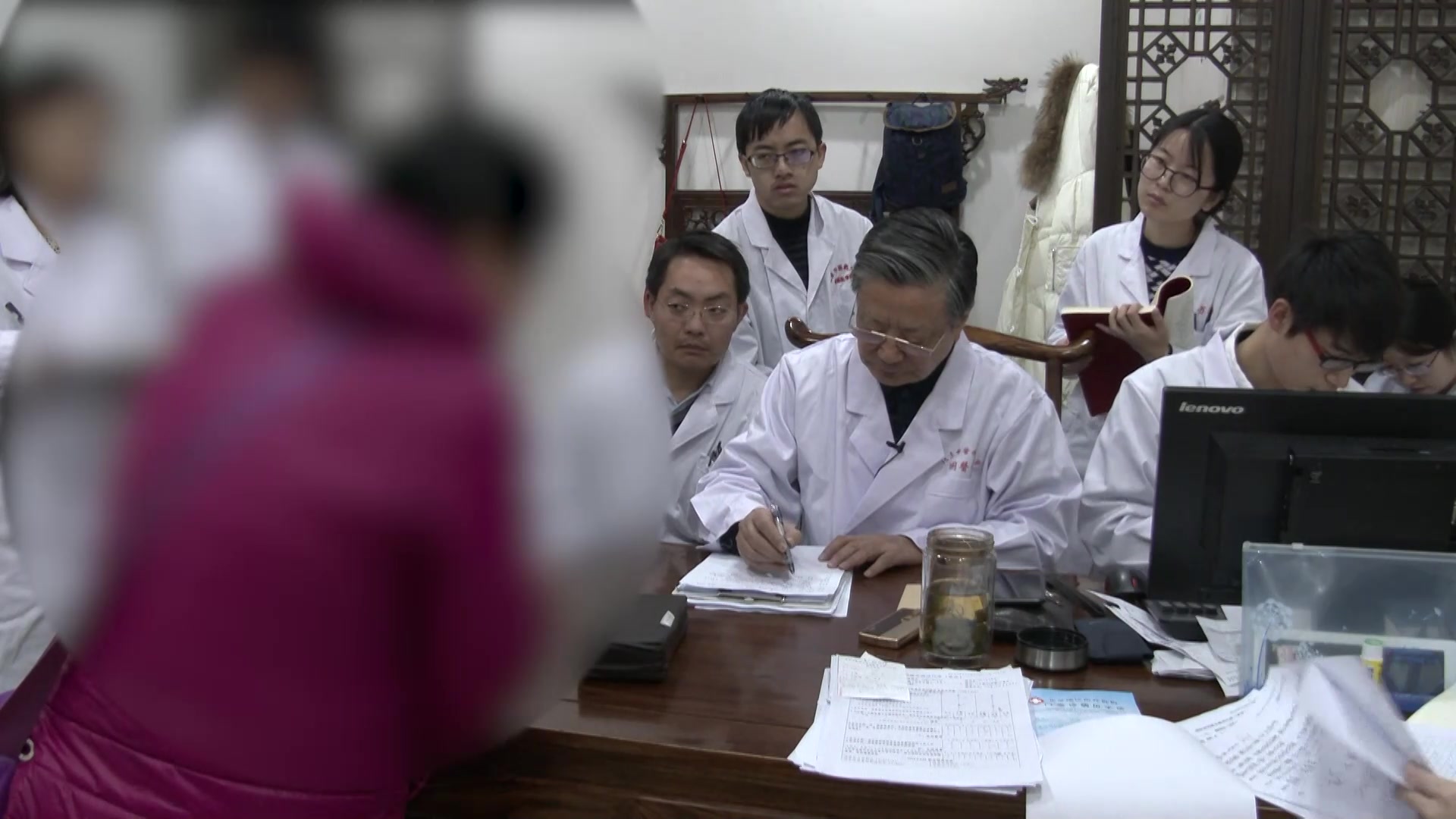 湿热瘀阻膀胱：52岁男性尿频尿等待尿痛的清热通淋化瘀法