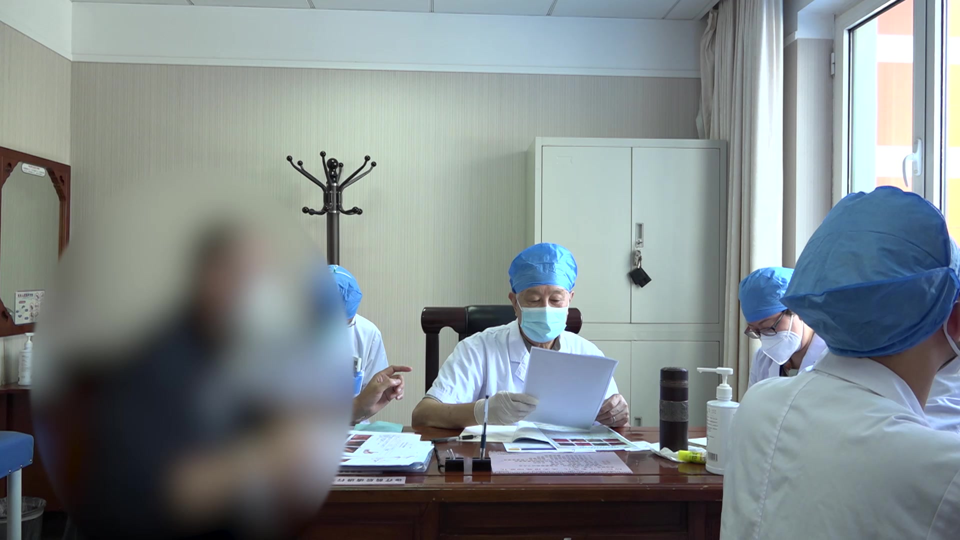 脾肾阳虚胃失和降：58岁男性胃痞嗳气伴腰酸的温阳降逆强腰法