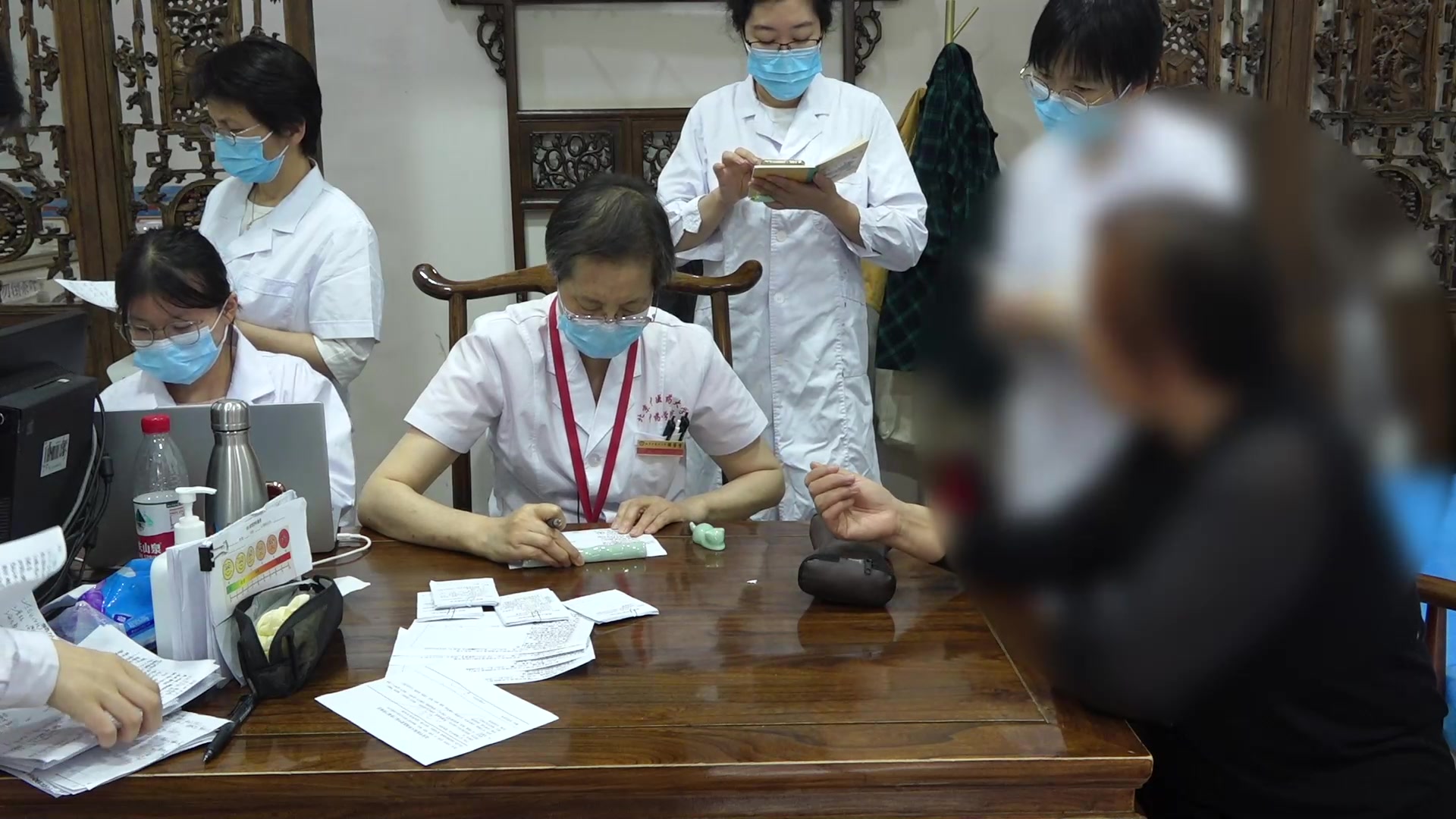 汗证：59岁女性自汗盗汗心悸伴代谢异常的辨证与治未病思路