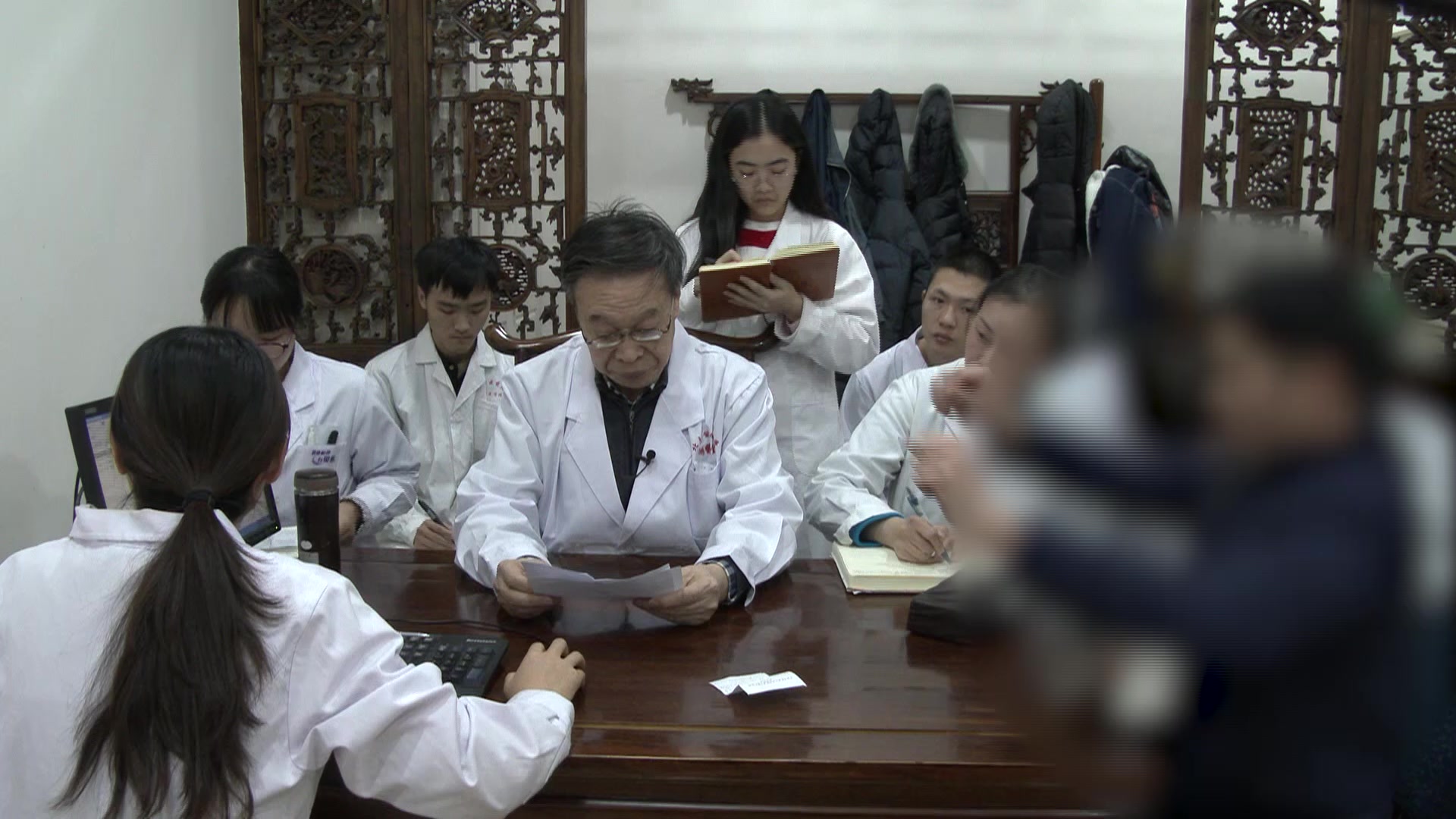 肾功能不全激素减量期：30岁男性尿蛋白转阴后血脂偏高之饮食运动调控