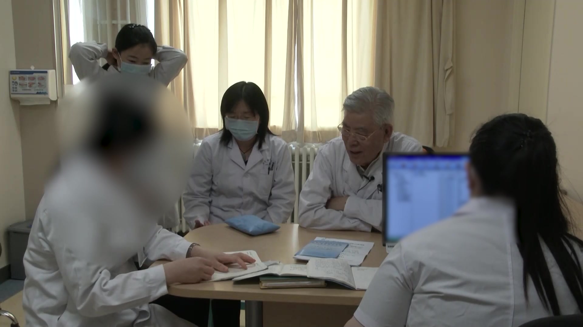 气阴两虚风邪犯肺：69岁男性间质性肺病咳嗽加重的宣肺通窍活血法