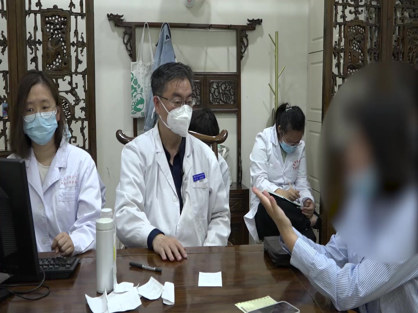 血热内扰气机不畅：33岁女性皮炎复发伴失眠的清心安神理气法