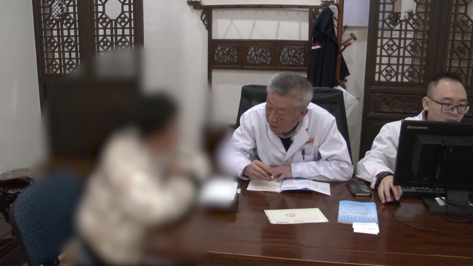 气阴两虚，虚火上炎：40岁女性淋巴瘤化疗后口干鼻干的中医调理