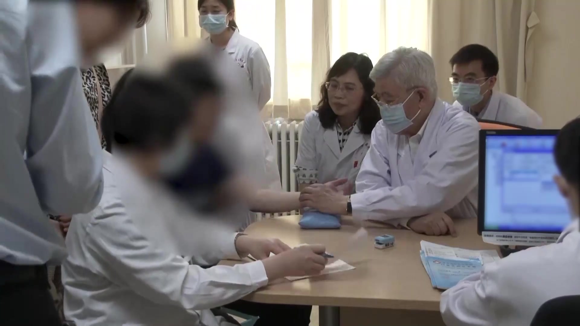 气阴不足肝气不舒证：61岁间质性肺病咳痰伴药后皮疹胃不适的中药调治