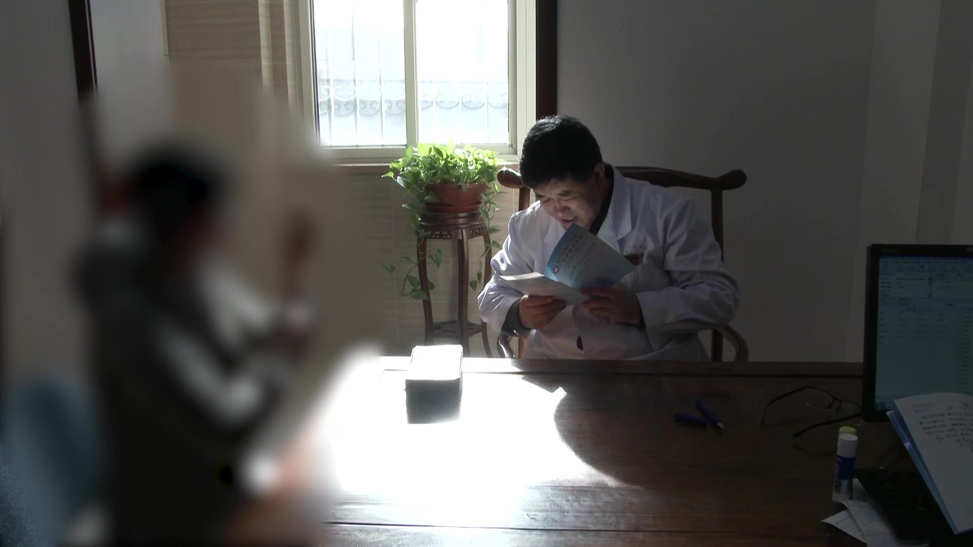 肝胆湿热扰心：33岁女性失眠反复的清肝利湿安神法