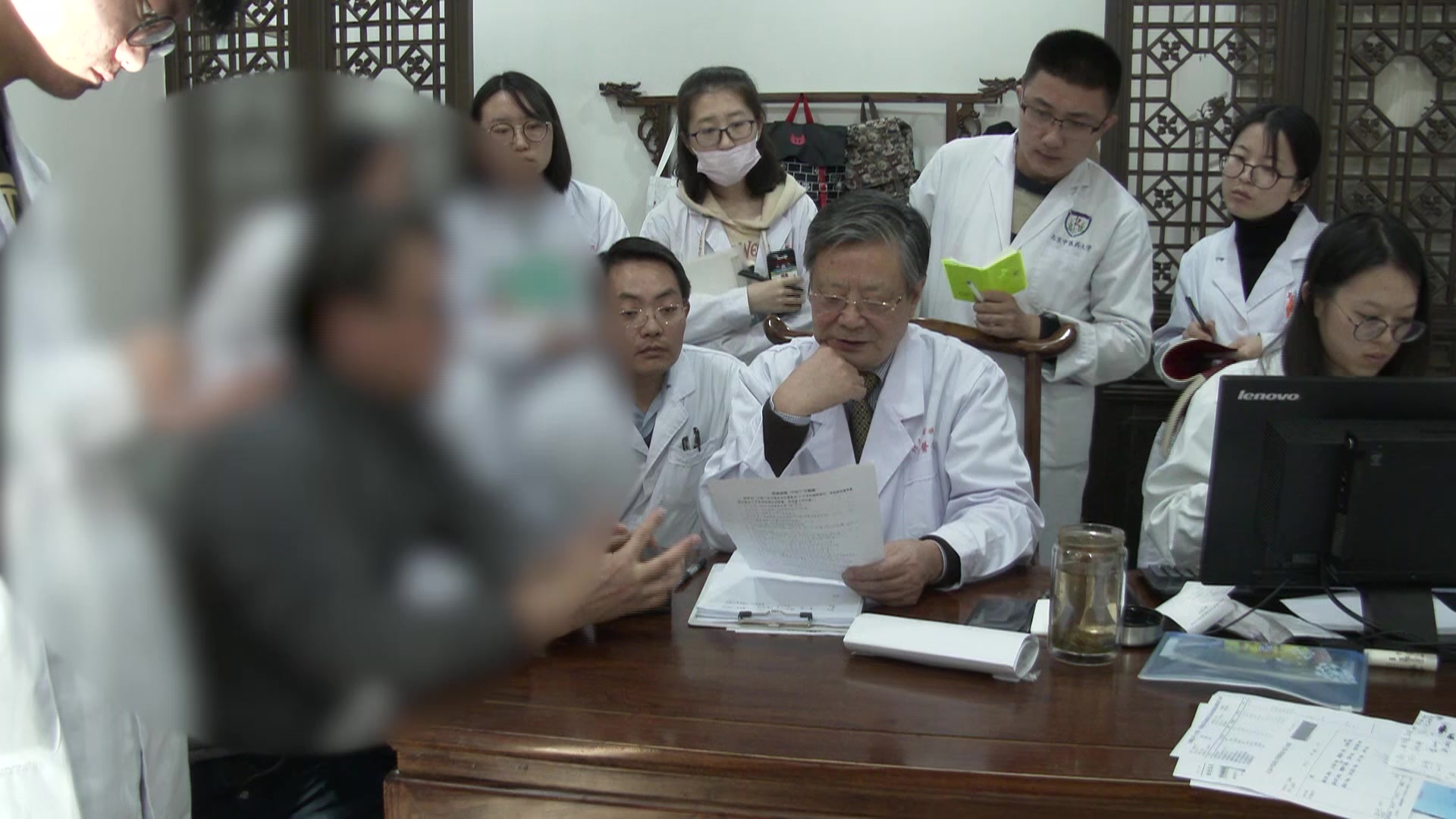 热扰心神脾虚湿滞：46岁声乐教师失眠早醒的清热安神利咽法