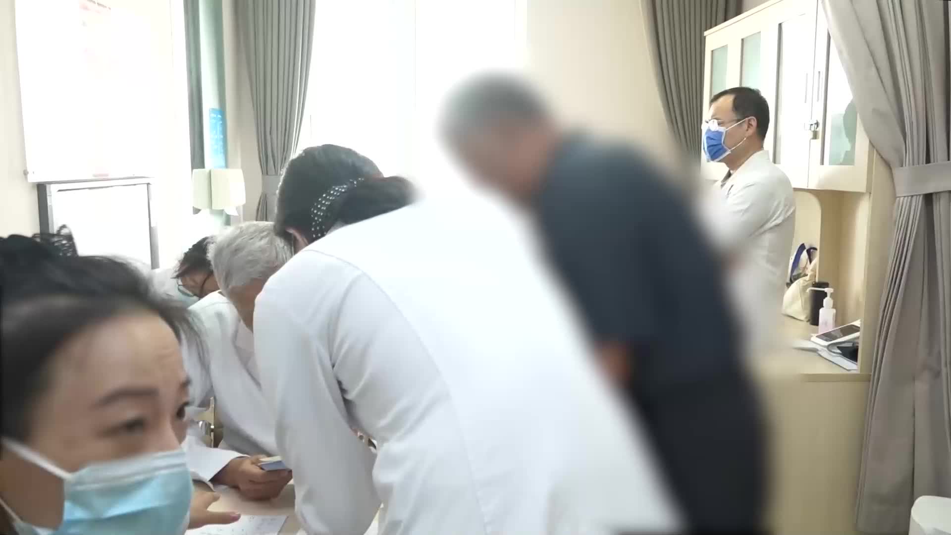 肝阳上亢痰热内阻：65岁男性冠心病三支病变胸闷的平肝潜阳化痰法