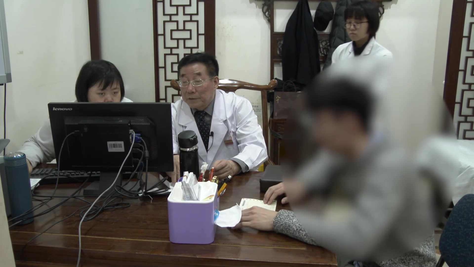 湿热毒蕴证：28岁男性鼻部反复痈肿的清热解毒利湿法