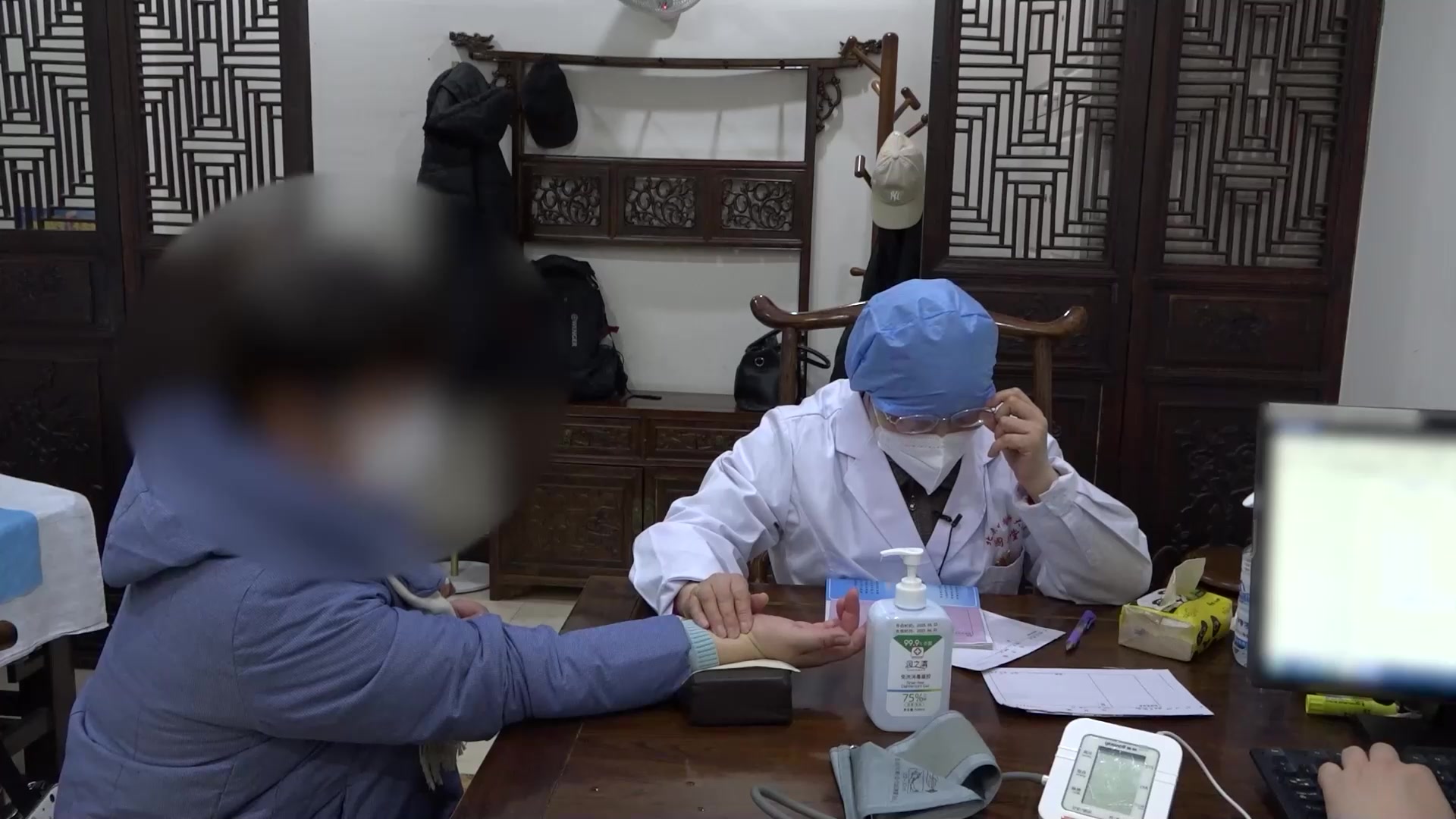 湿热内蕴气滞血瘀：52岁女性胃肠息肉肠化伴心慌的清热利湿消癥散结法