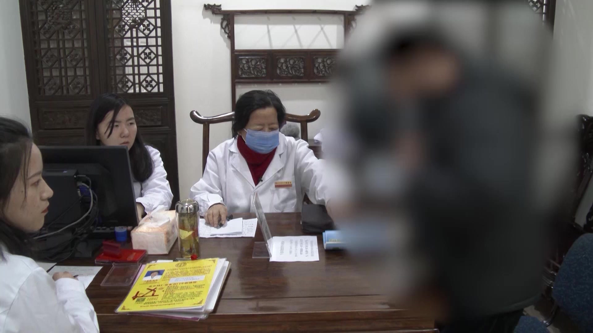 湿热下注：54岁宫颈HPV感染伴外阴瘙痒的清热利湿法