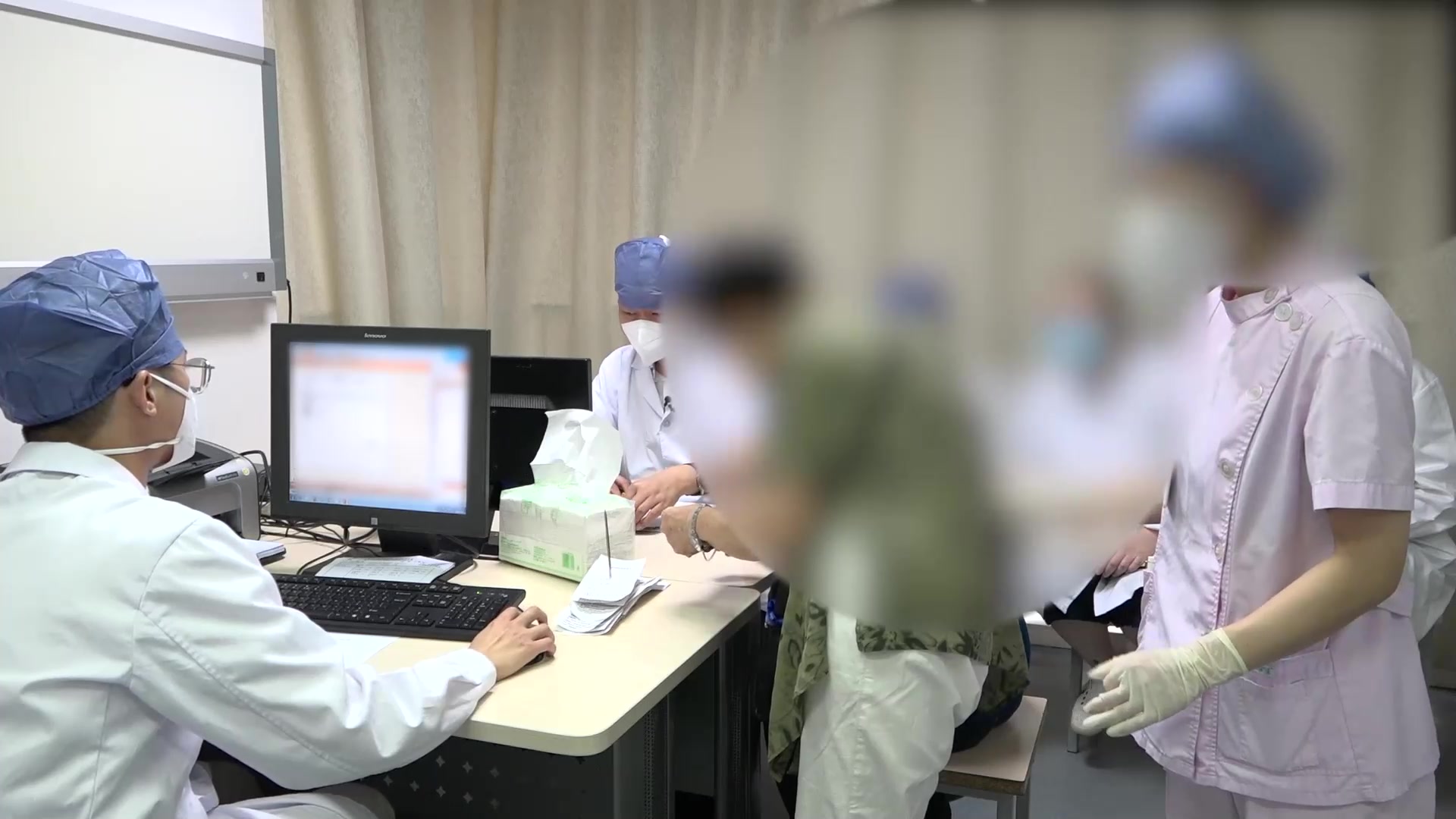 脾虚气滞痰热内扰：85岁男性胃痞嗳气伴失眠的辛开苦降消痞安神法