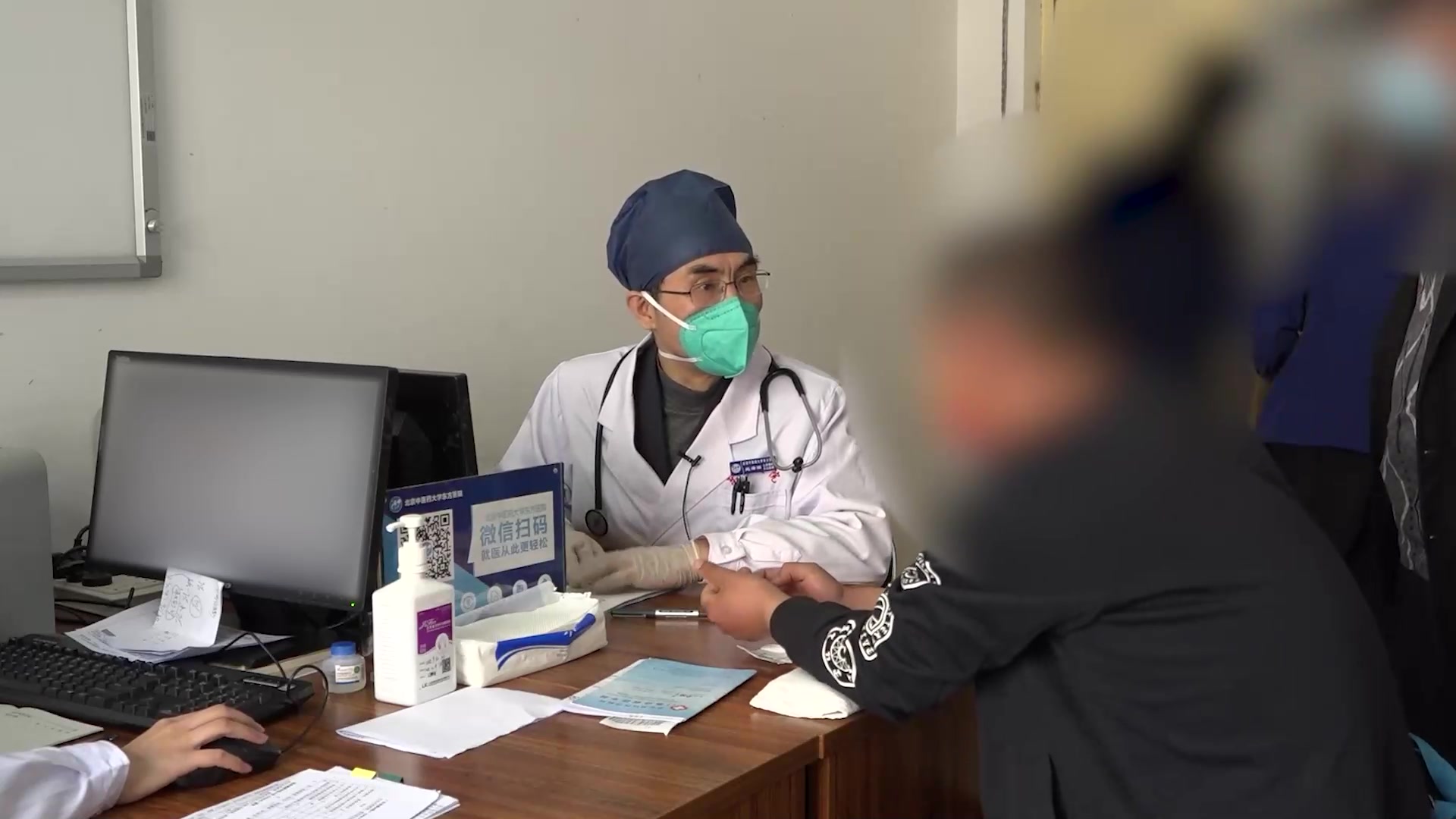 痰湿阻滞证：36岁男性不寐复诊大便干结的化痰通腑法