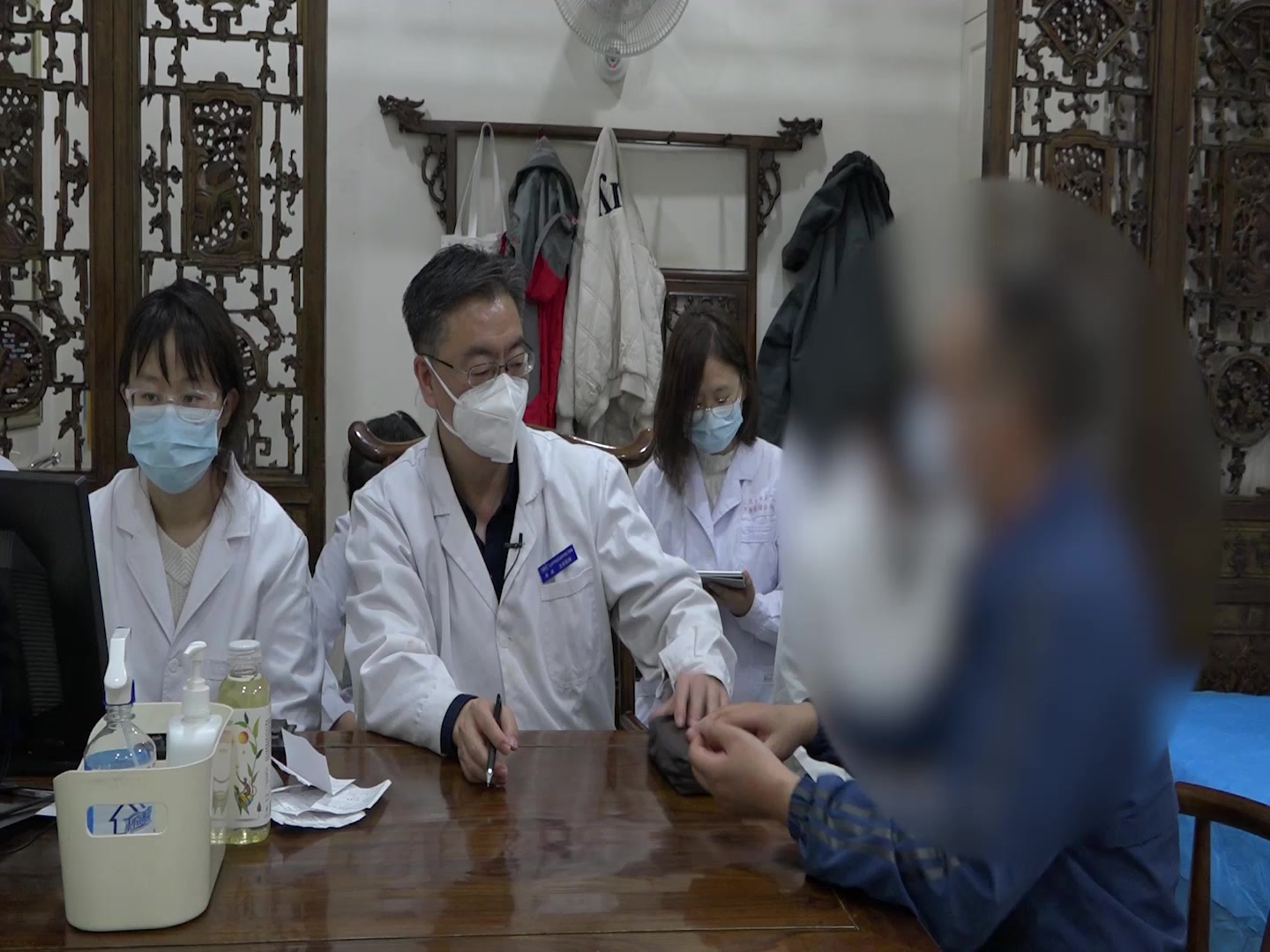 气机不利痰湿内阻：40岁男性疲劳气顶咽喉的调畅气机法