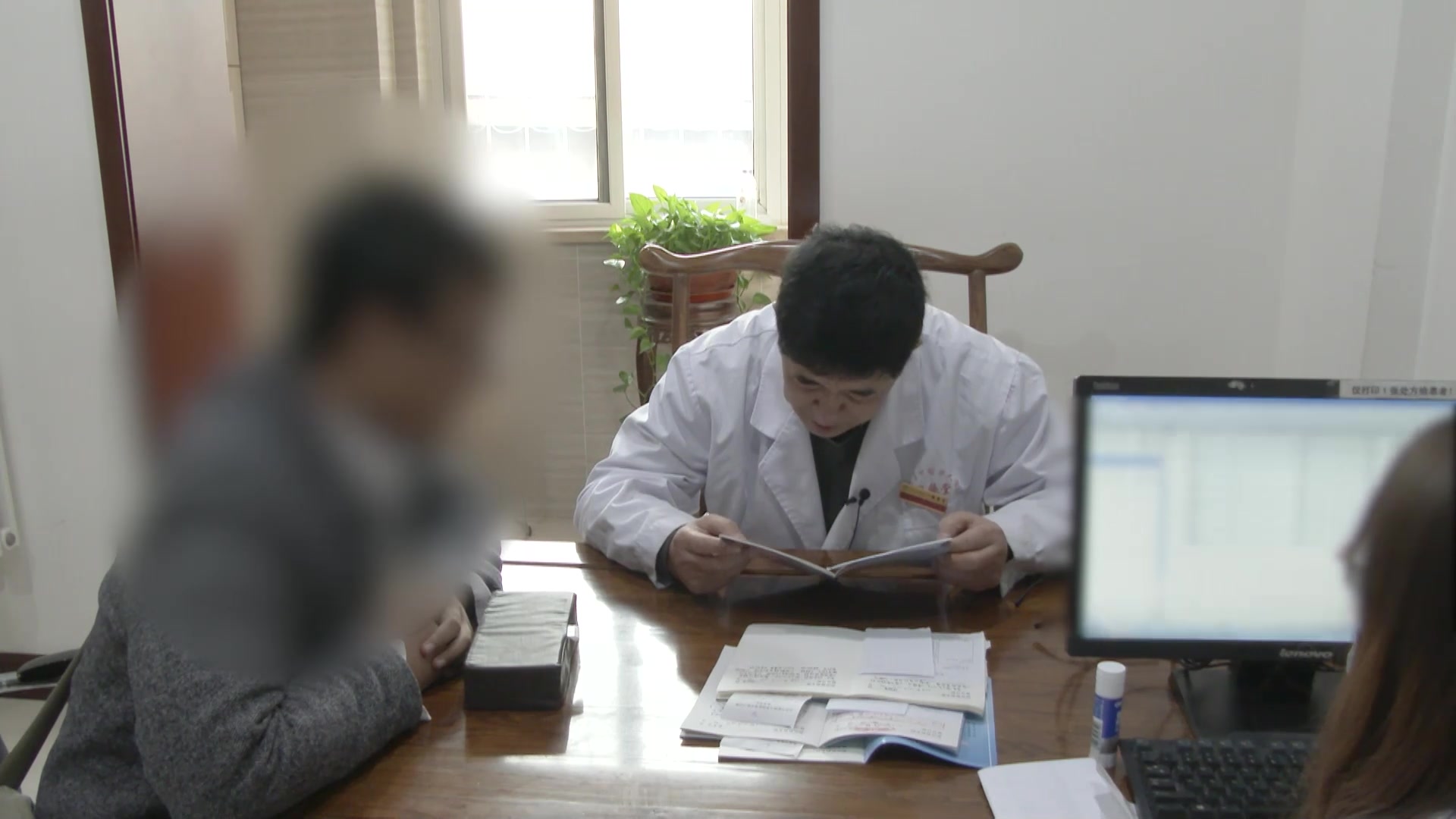 肝郁肾虚：23岁男性双相障碍心悸失眠伴腹泻之调肝补肾清热安神法