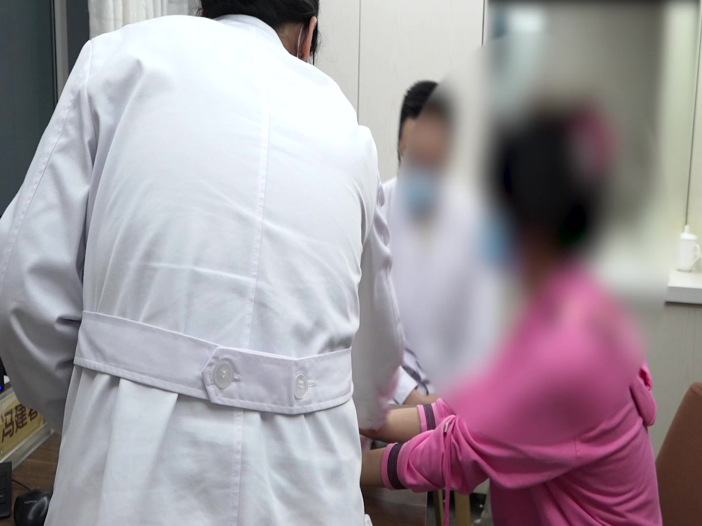 心肾不交：25岁女性情绪失控哭泣伴恶心的疏肝解郁交通心肾法