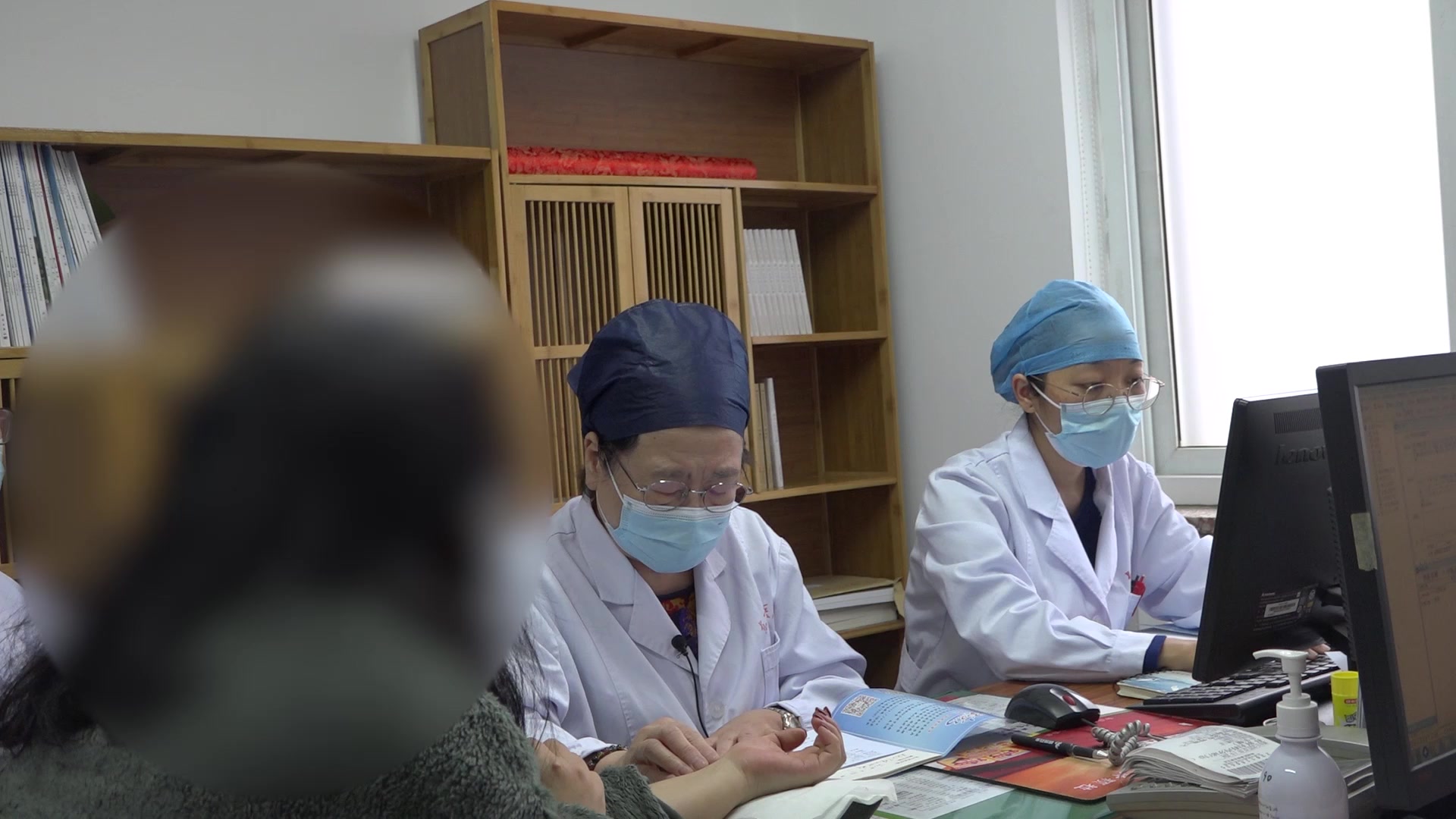 温肾疏肝祛风法：39岁子宫腺肌病痛经缓解后月经后期与荨麻疹治验