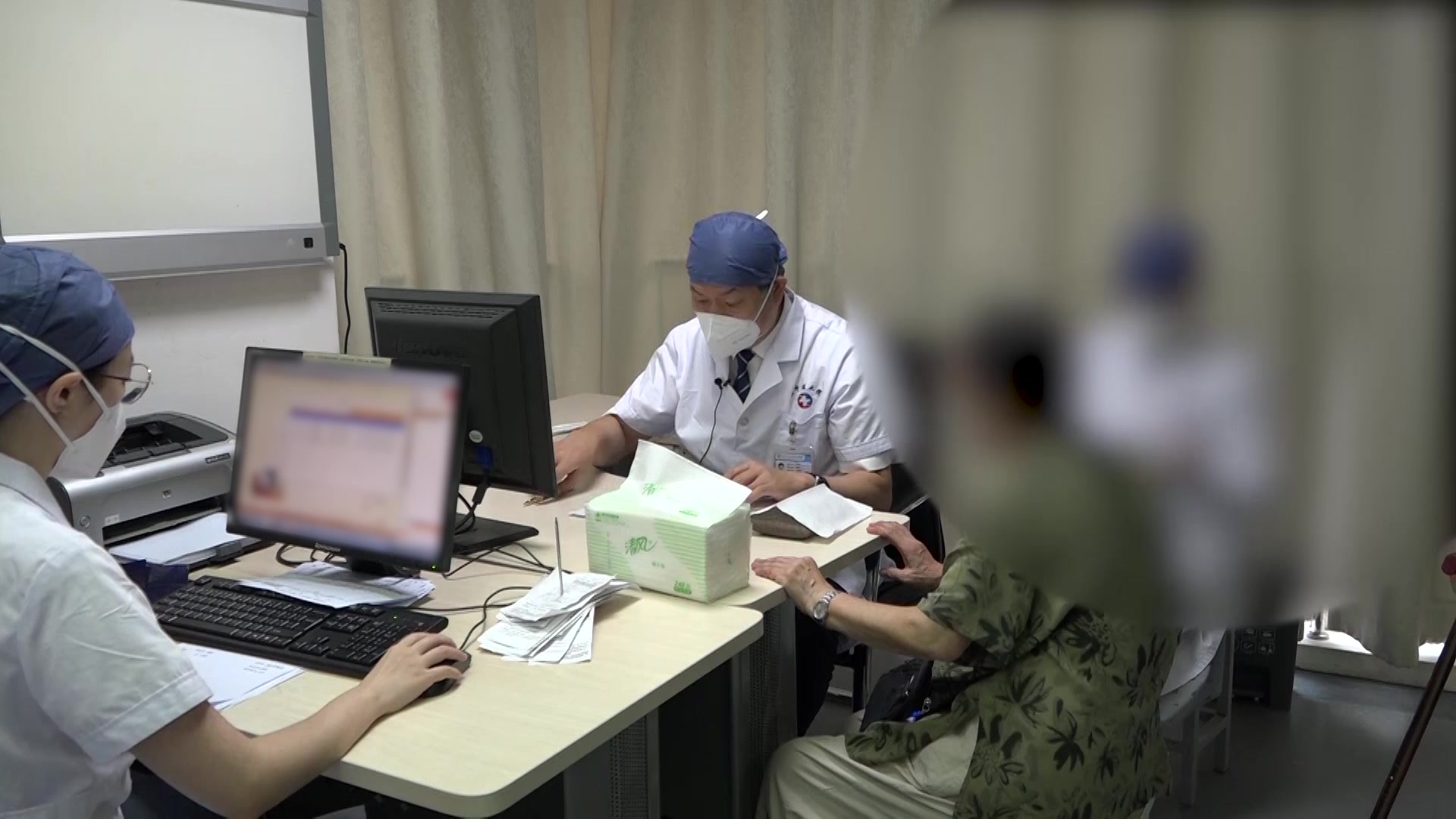 气阴两虚瘀毒内结：84岁肺癌患者眼干口燥关节痛的益气养阴解毒法